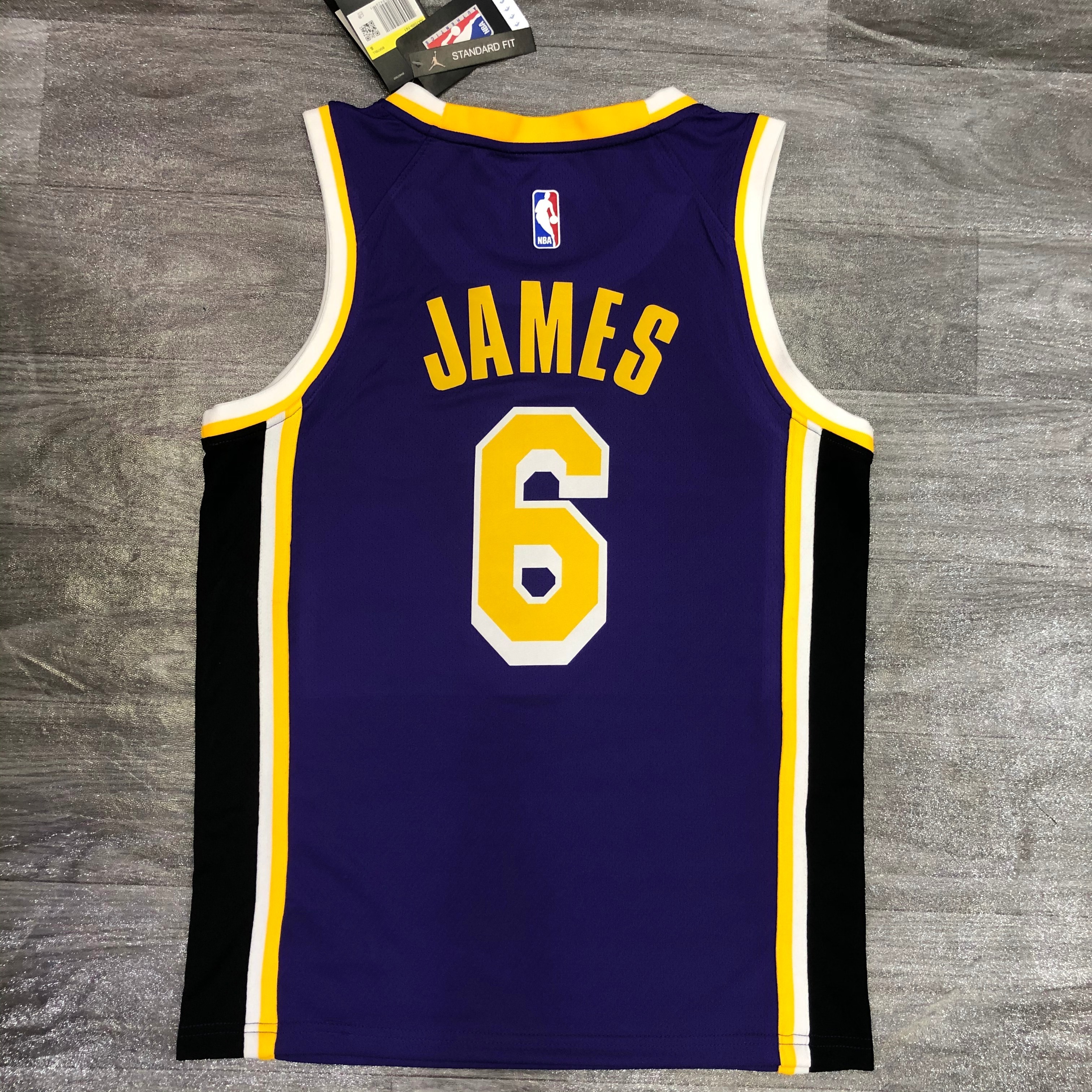 Lakers Flyers limited No. 6 James