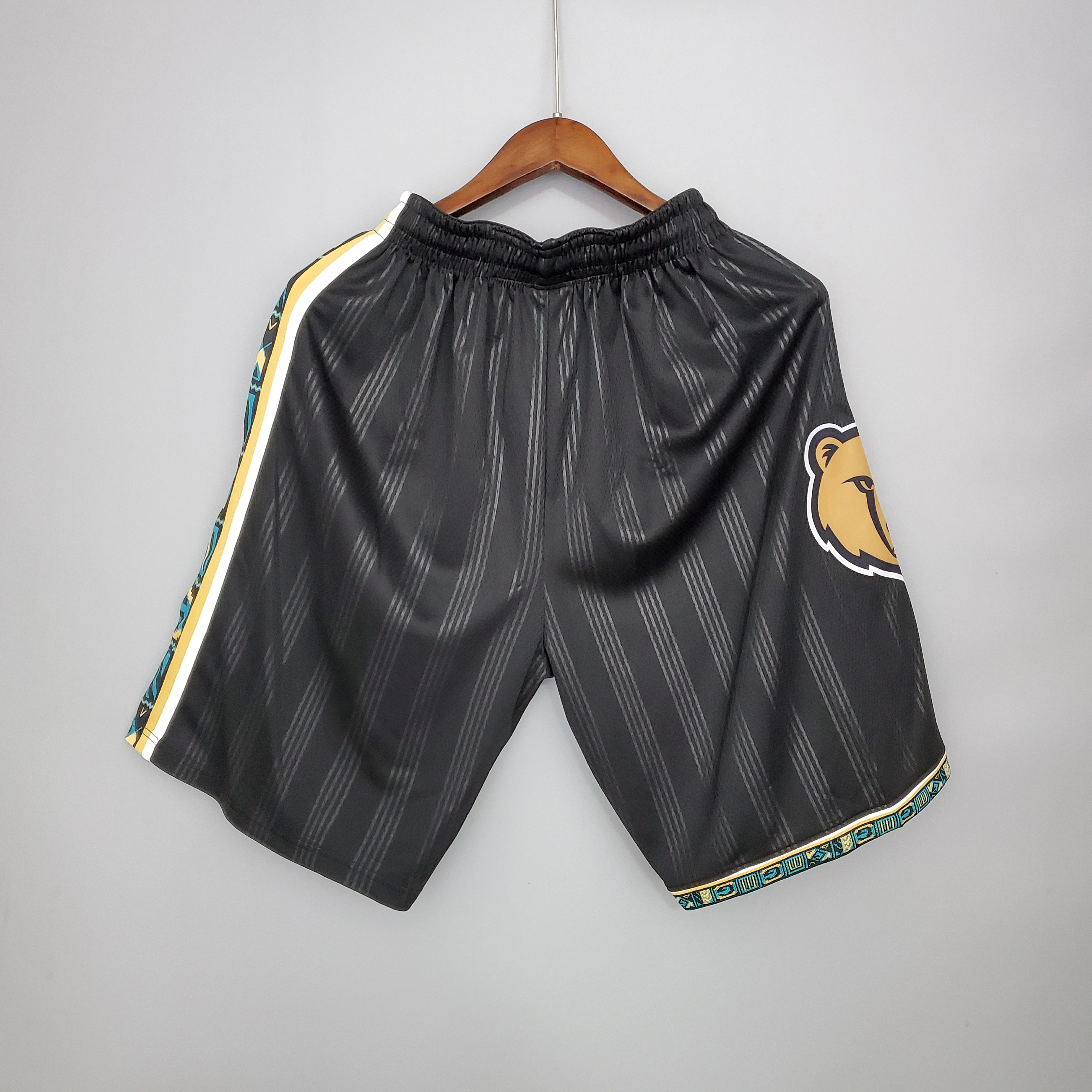 Season 21 Grizzlies urban striped shorts