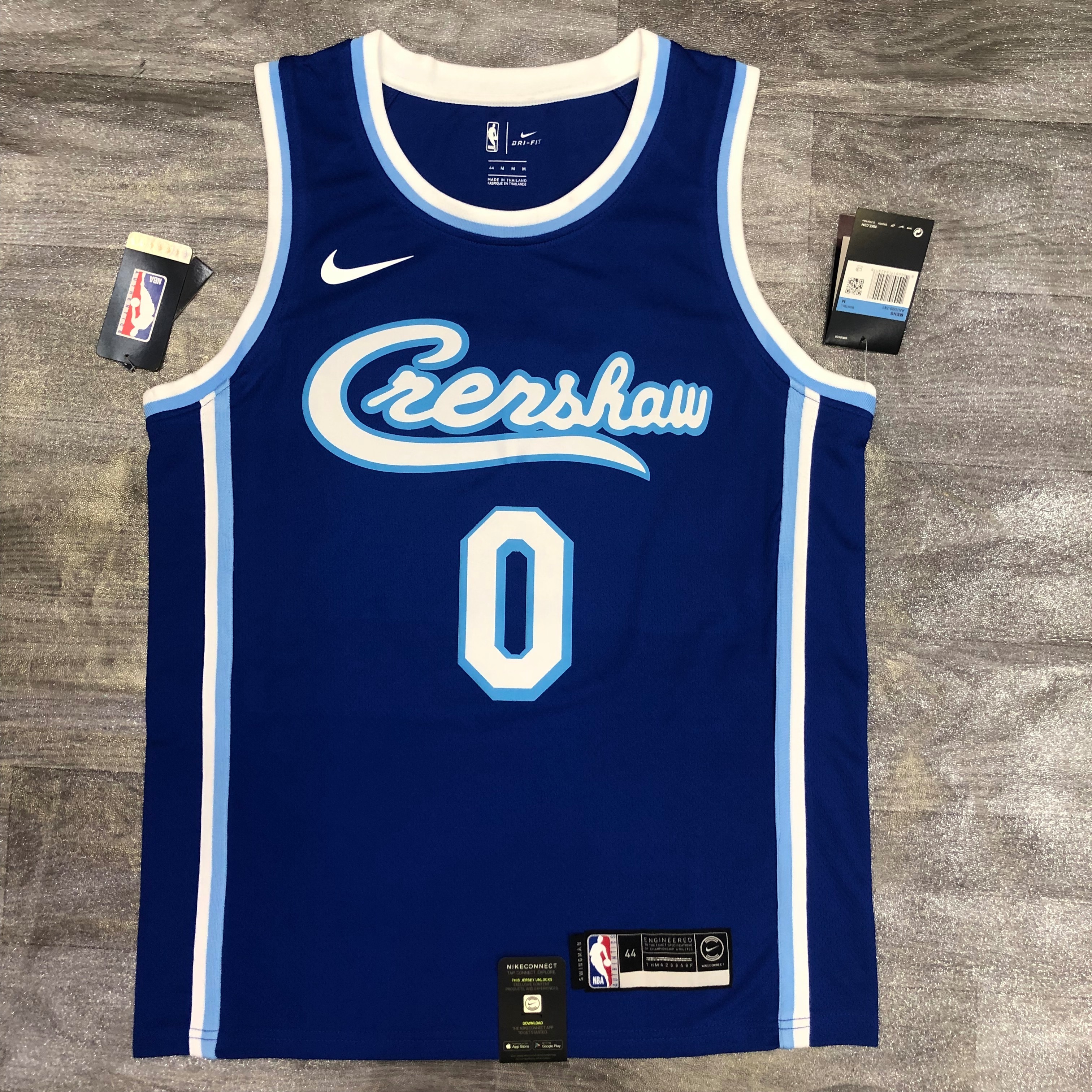 Lakers Latin singer and Blue 0  Young