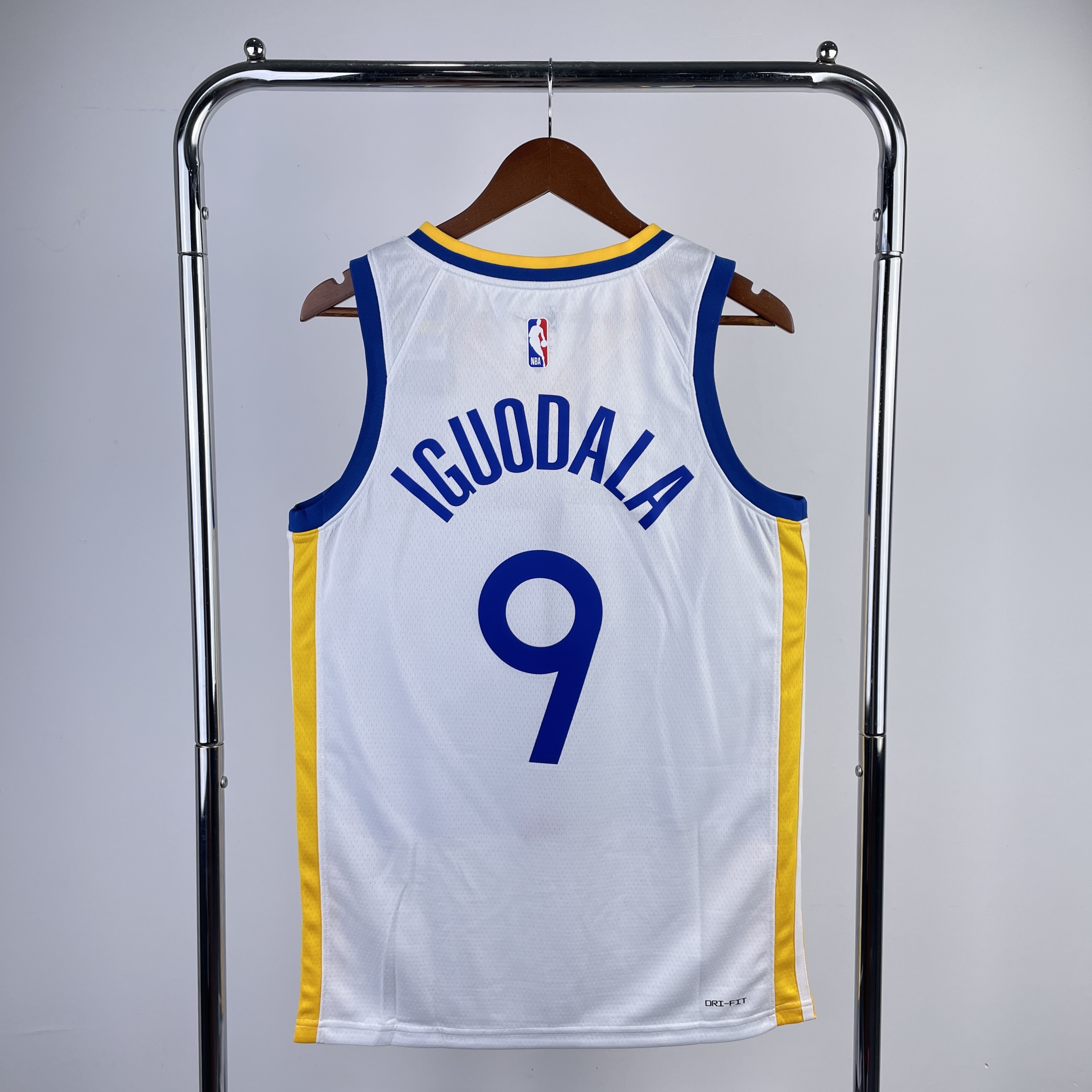 23 Warriors V-neck white No. 9 Iguodala