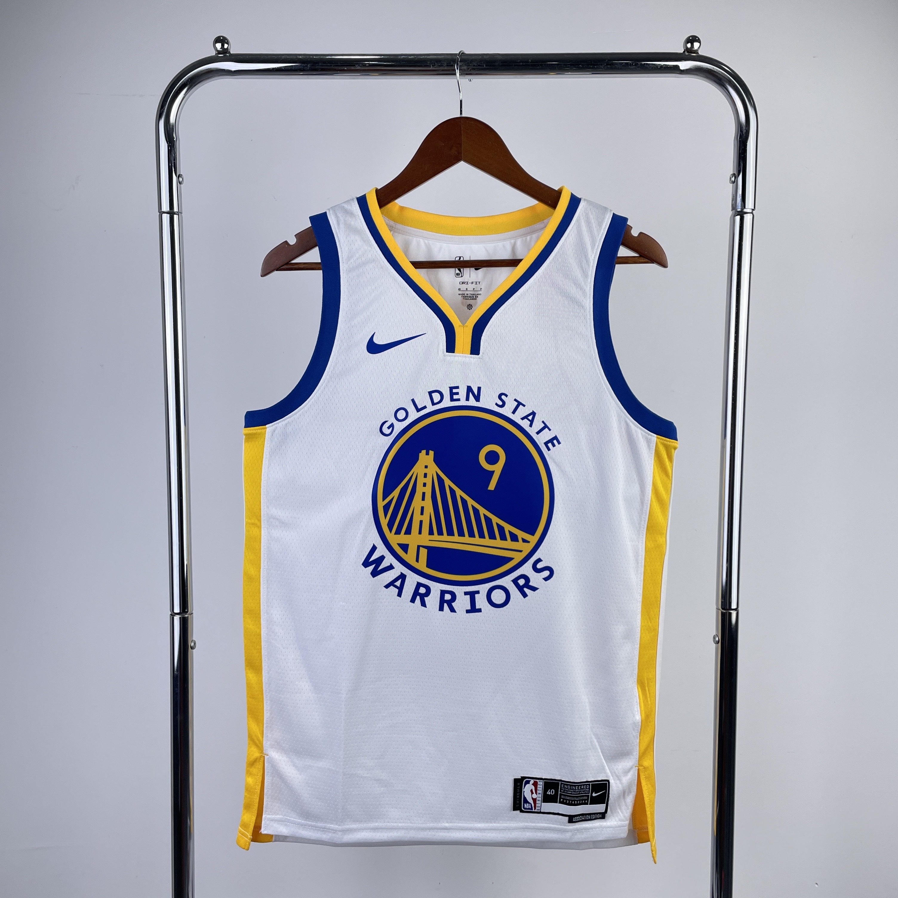 23 Warriors V-neck white No. 9 Iguodala