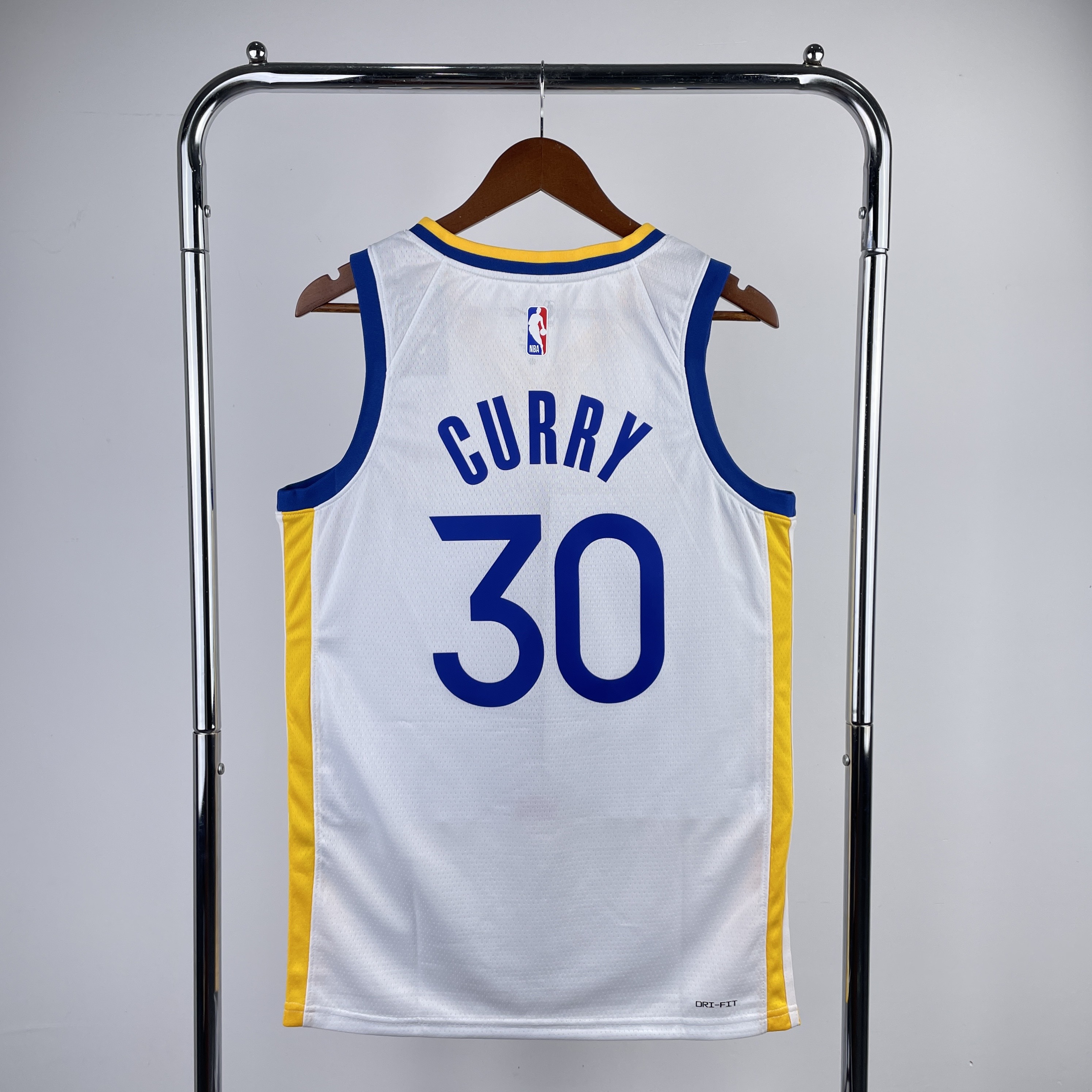 23 Warriors V-neck white No. 30 Curry