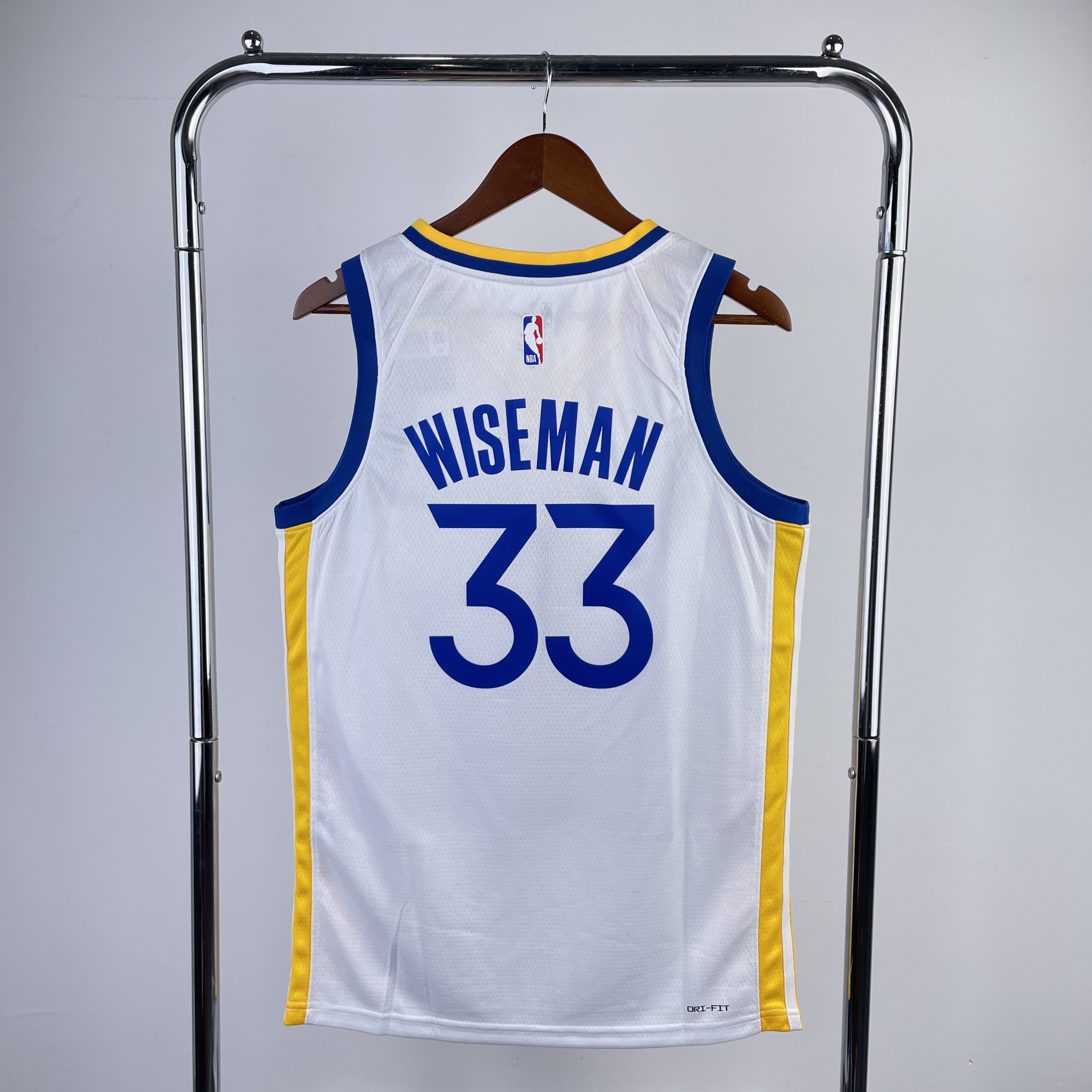 Season 23 Warriors V-neck white 33 Wiseman