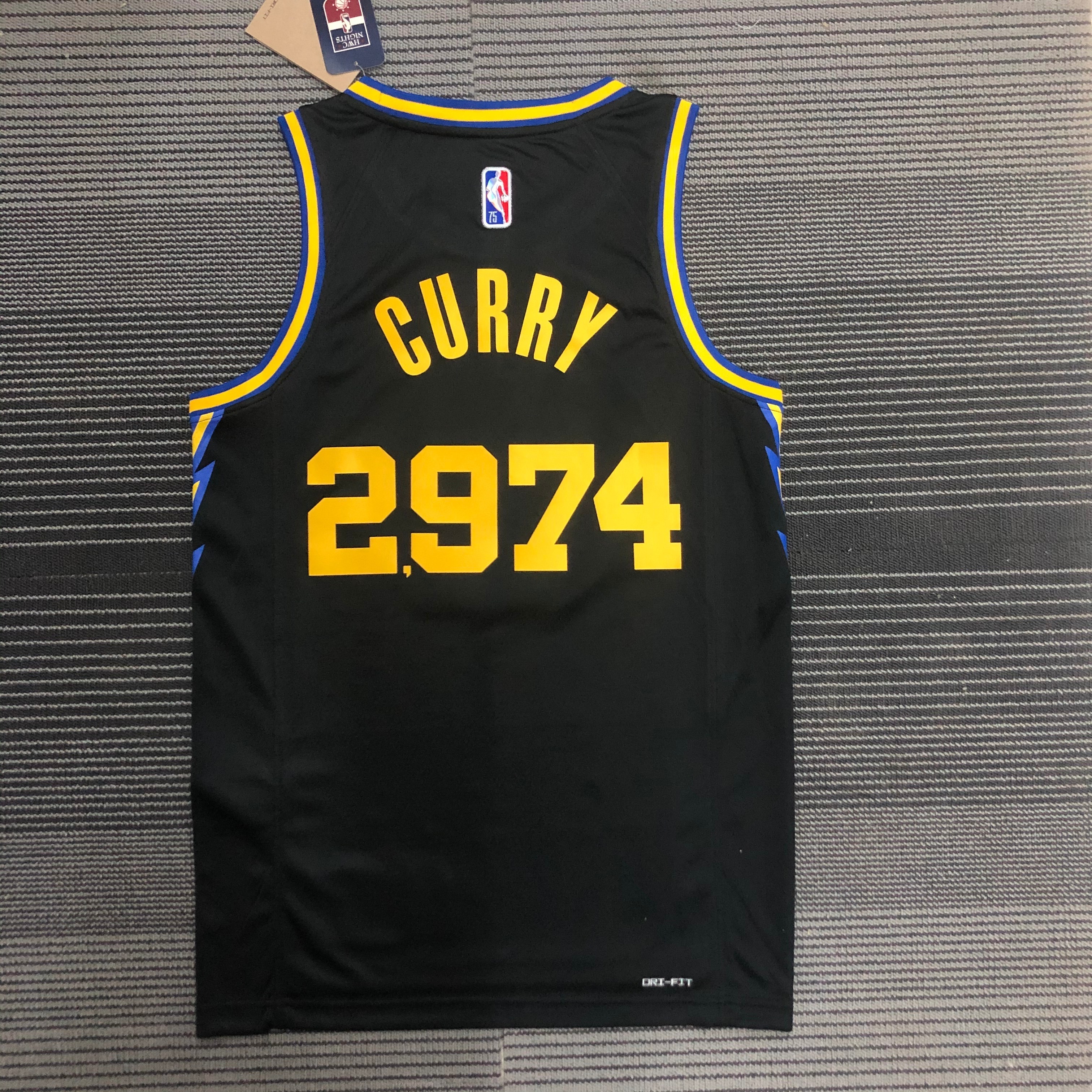 22 Warriors Urban version 2974 Curry
