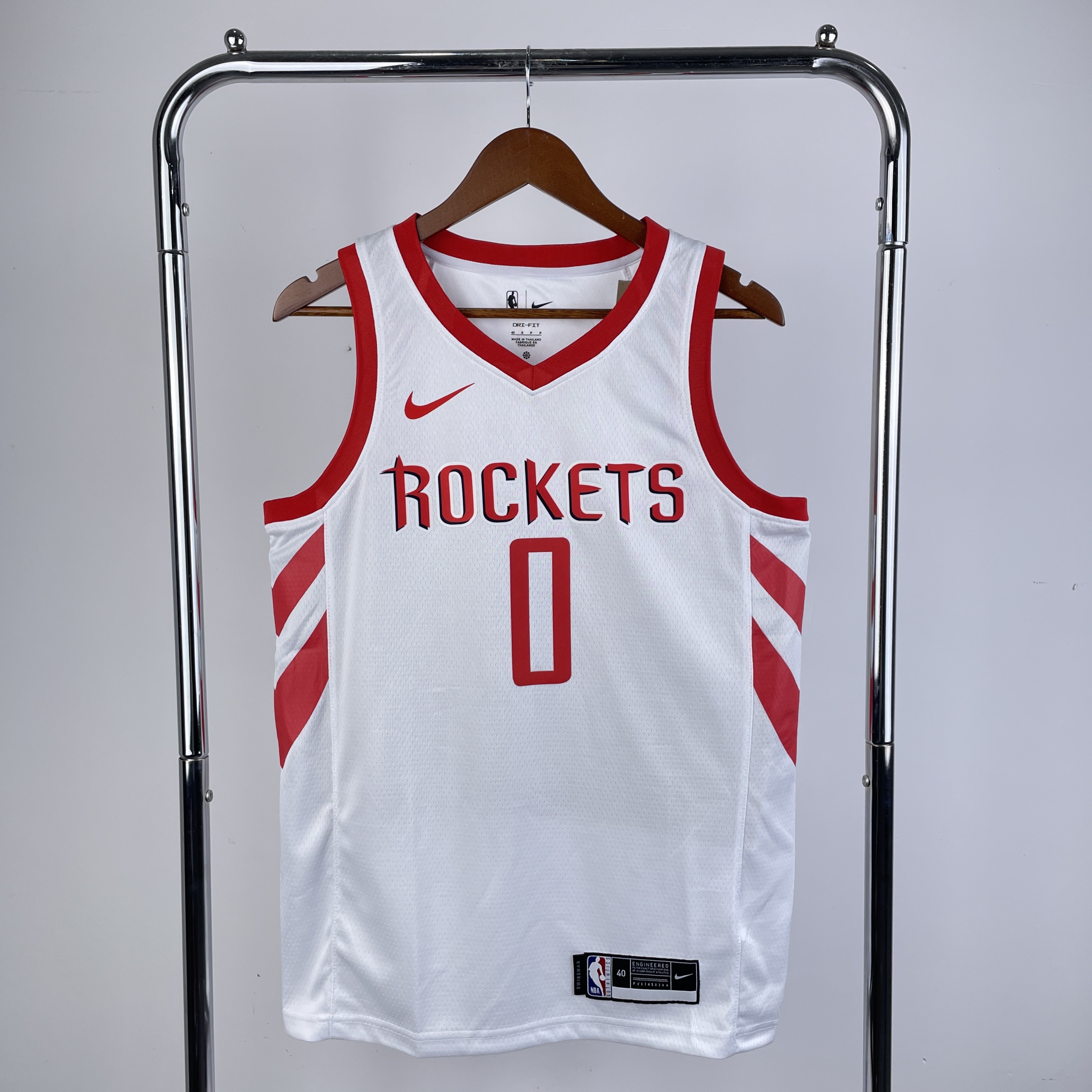 In the 19th season, the Rockets home white 0 Westbrook