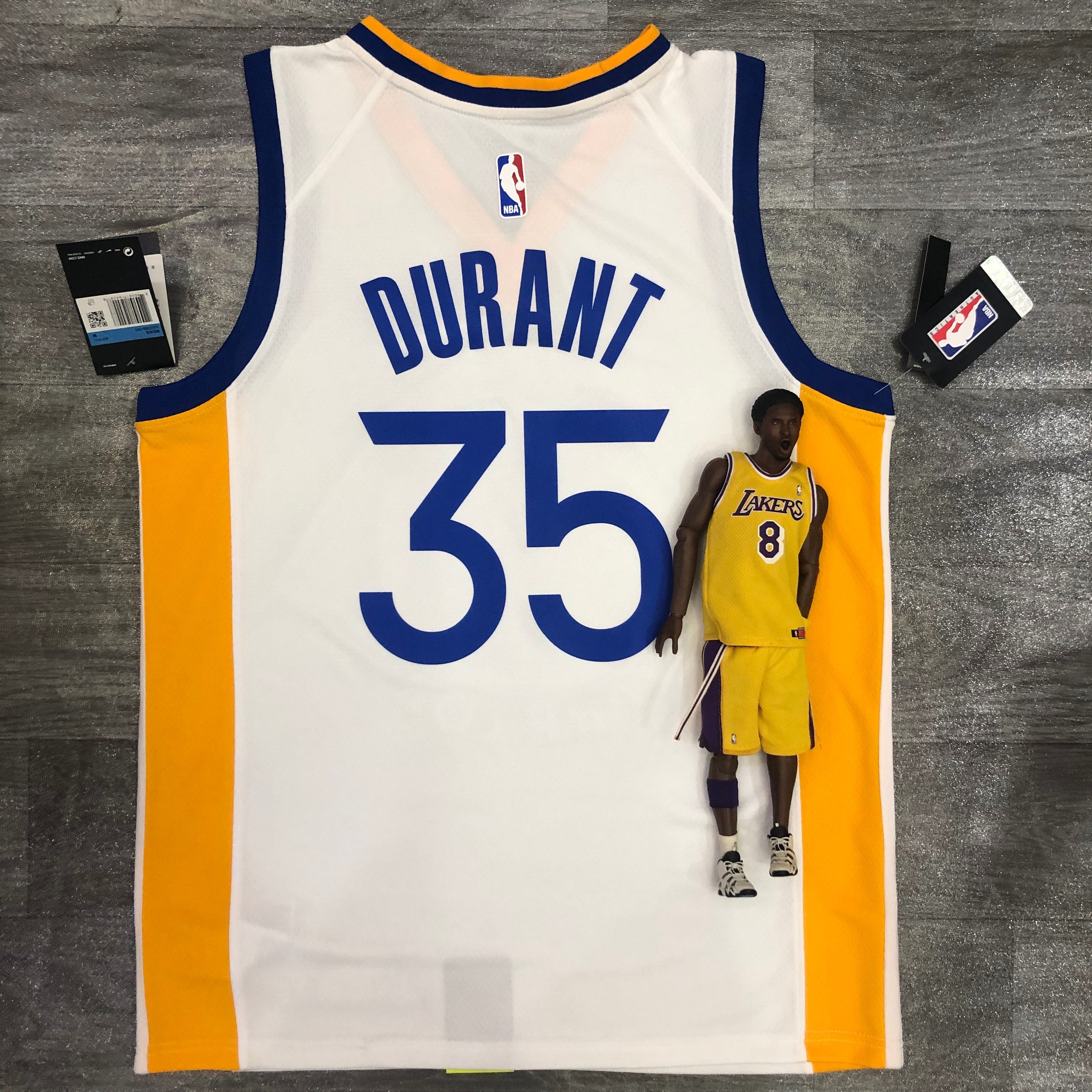 20 Warriors V-neck white 35 Durant