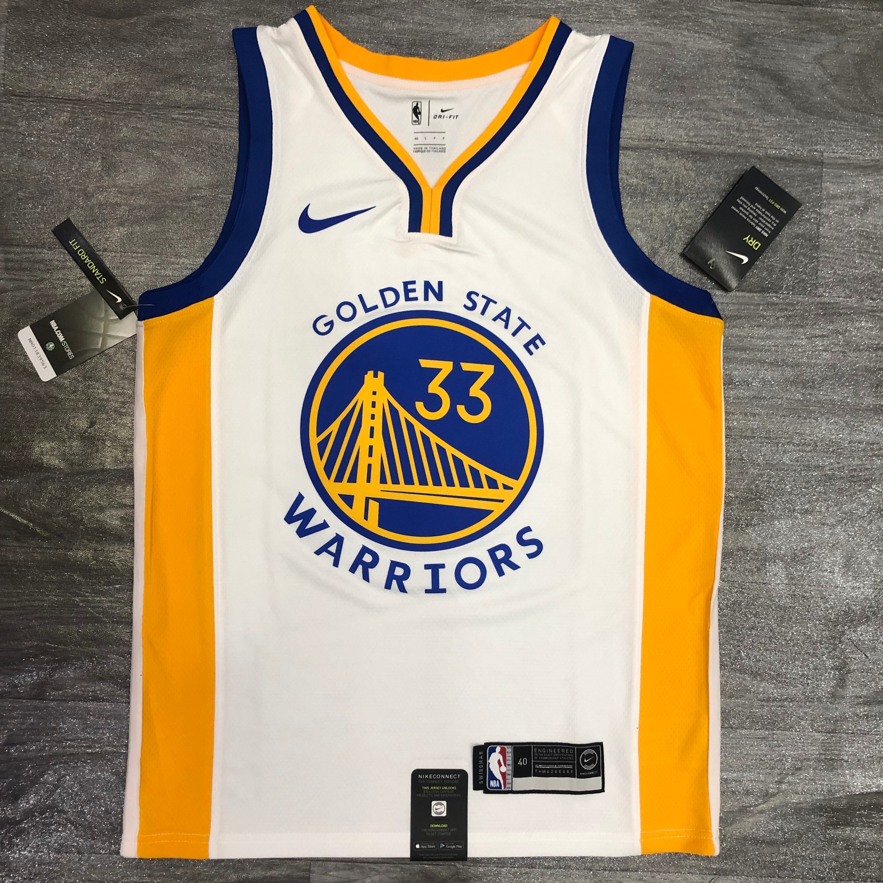 Season 20 Warriors V-neck white 33 Wiseman