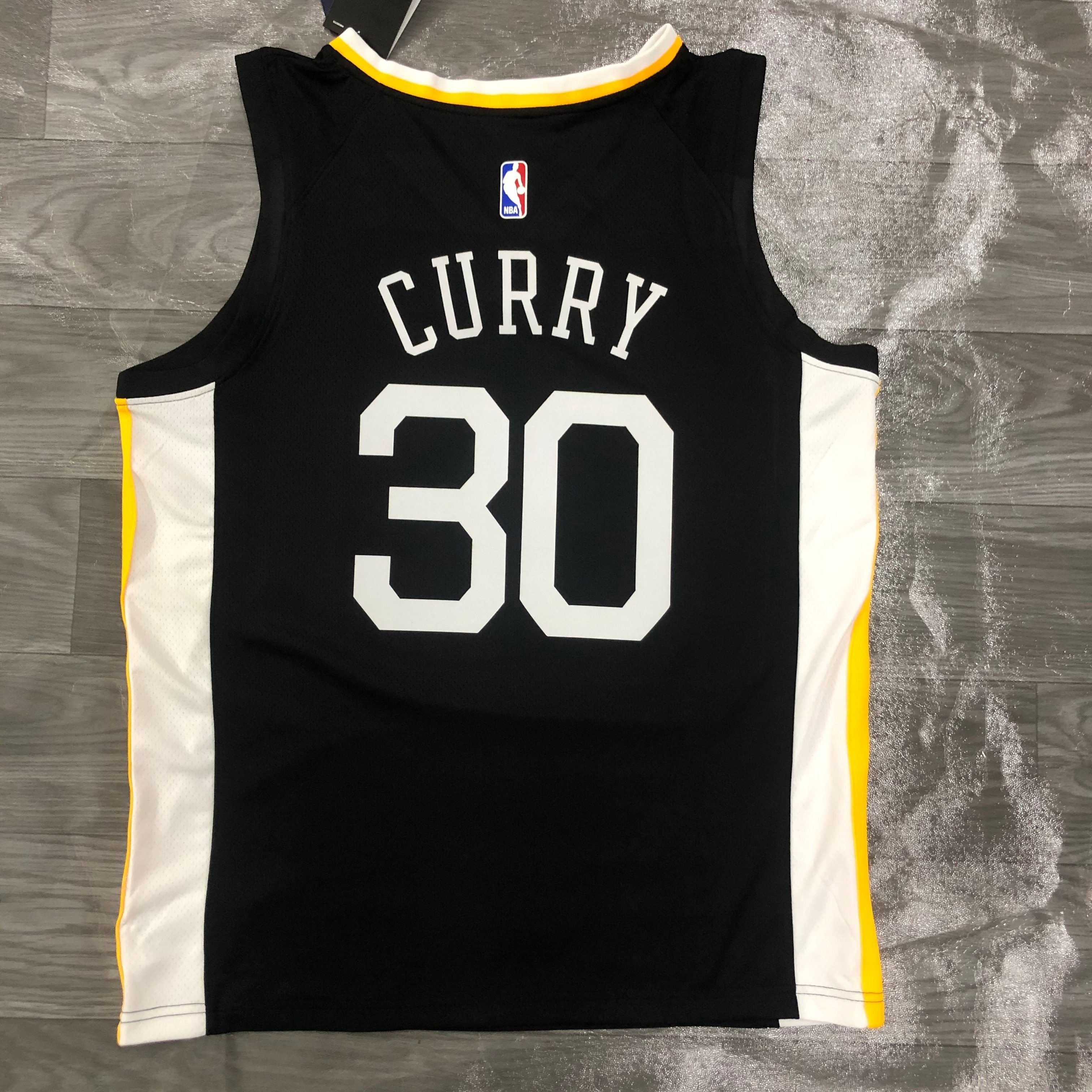 Warriors black V-neck City version of the 19th season No. 30 Curry