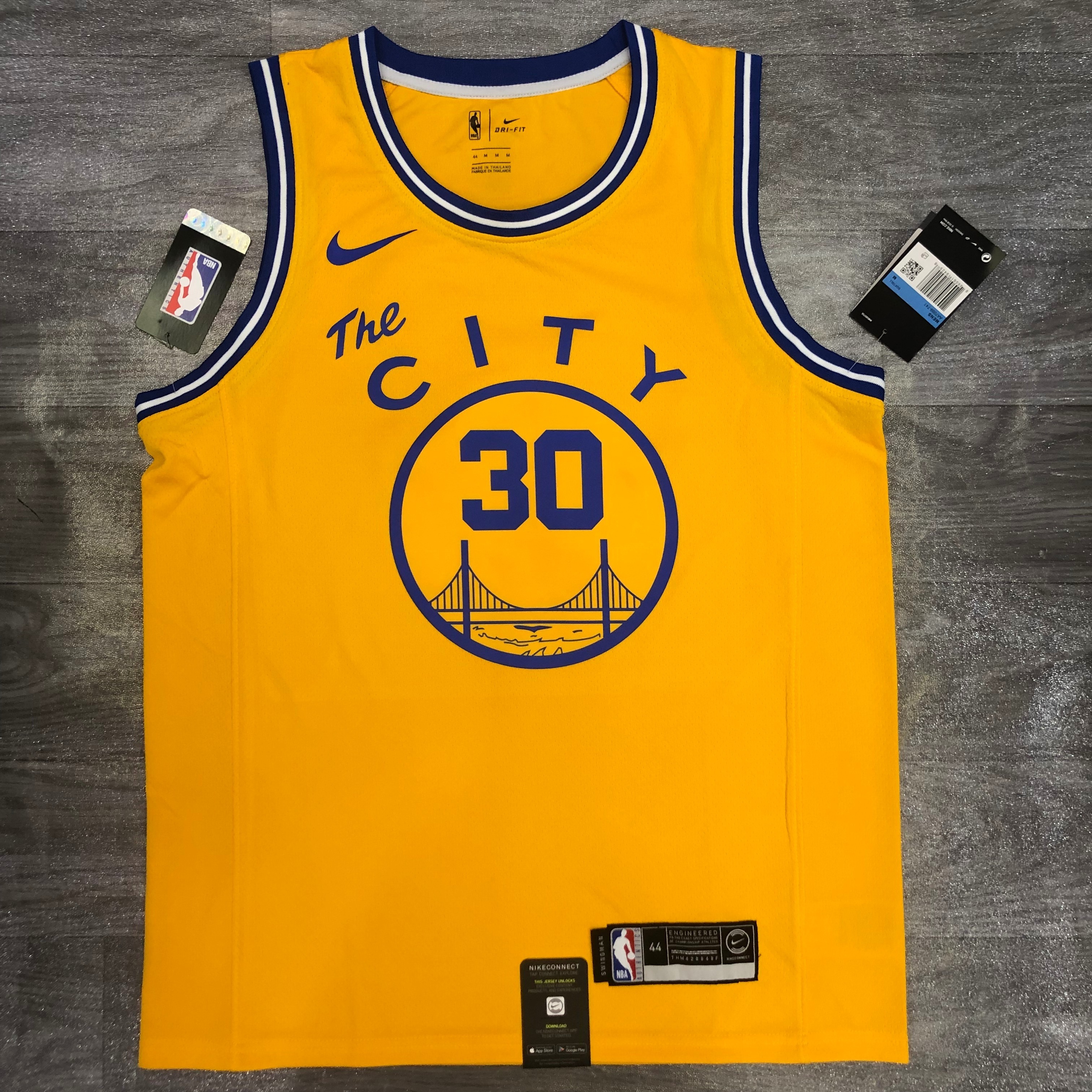 Warriors streetcar version yellow 30 Curry
