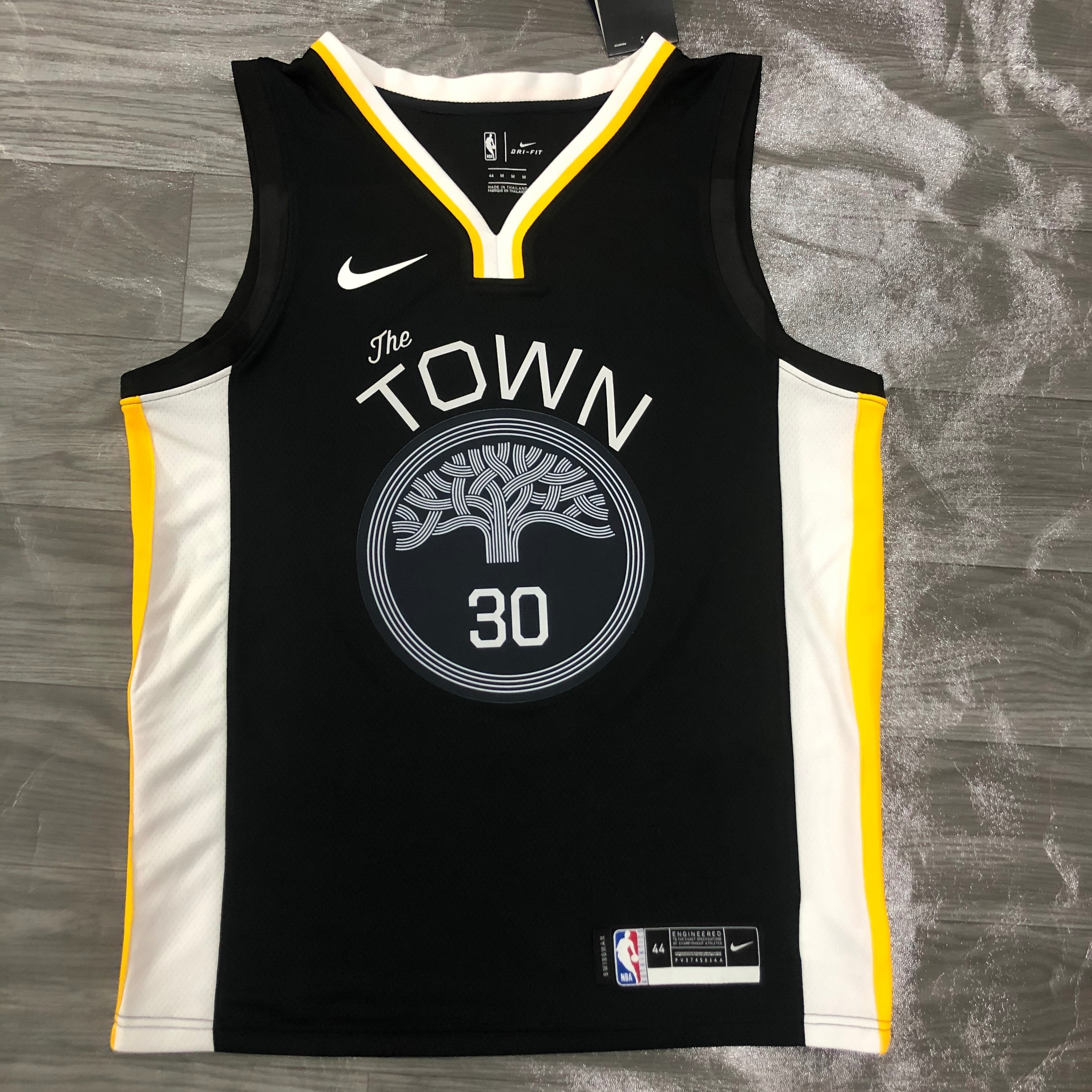 Warriors black V-neck City version of the 19th season No. 30 Curry