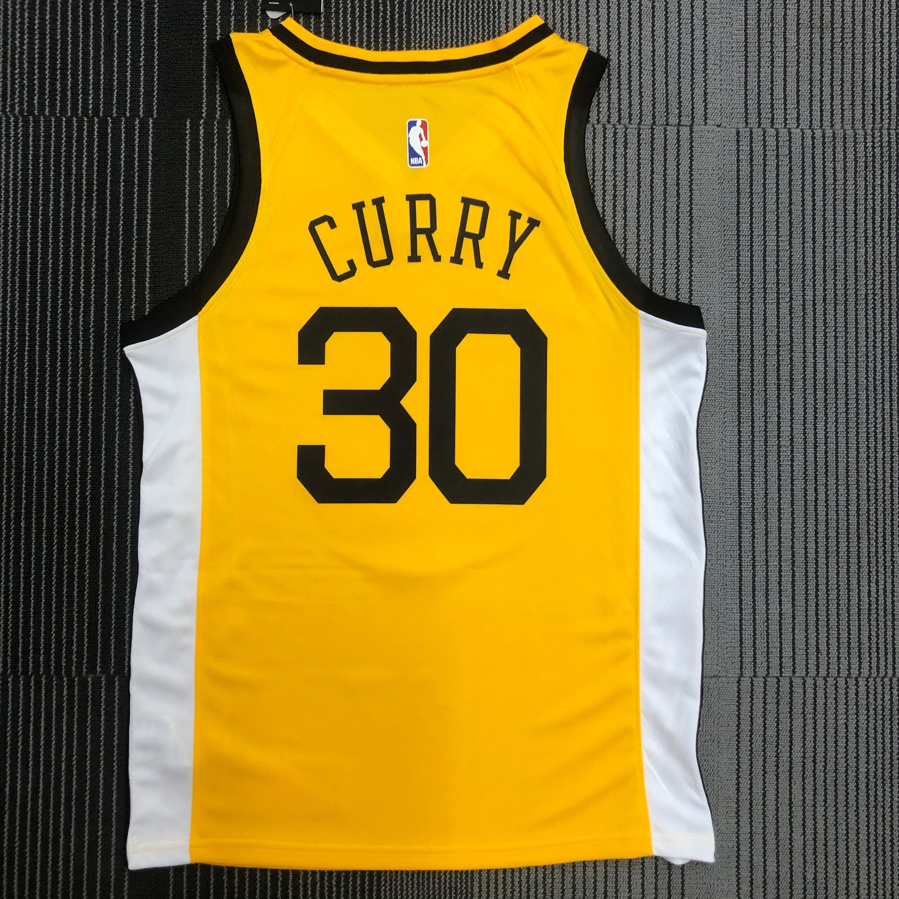 18 Warriors bonus edition No. 30 Curry