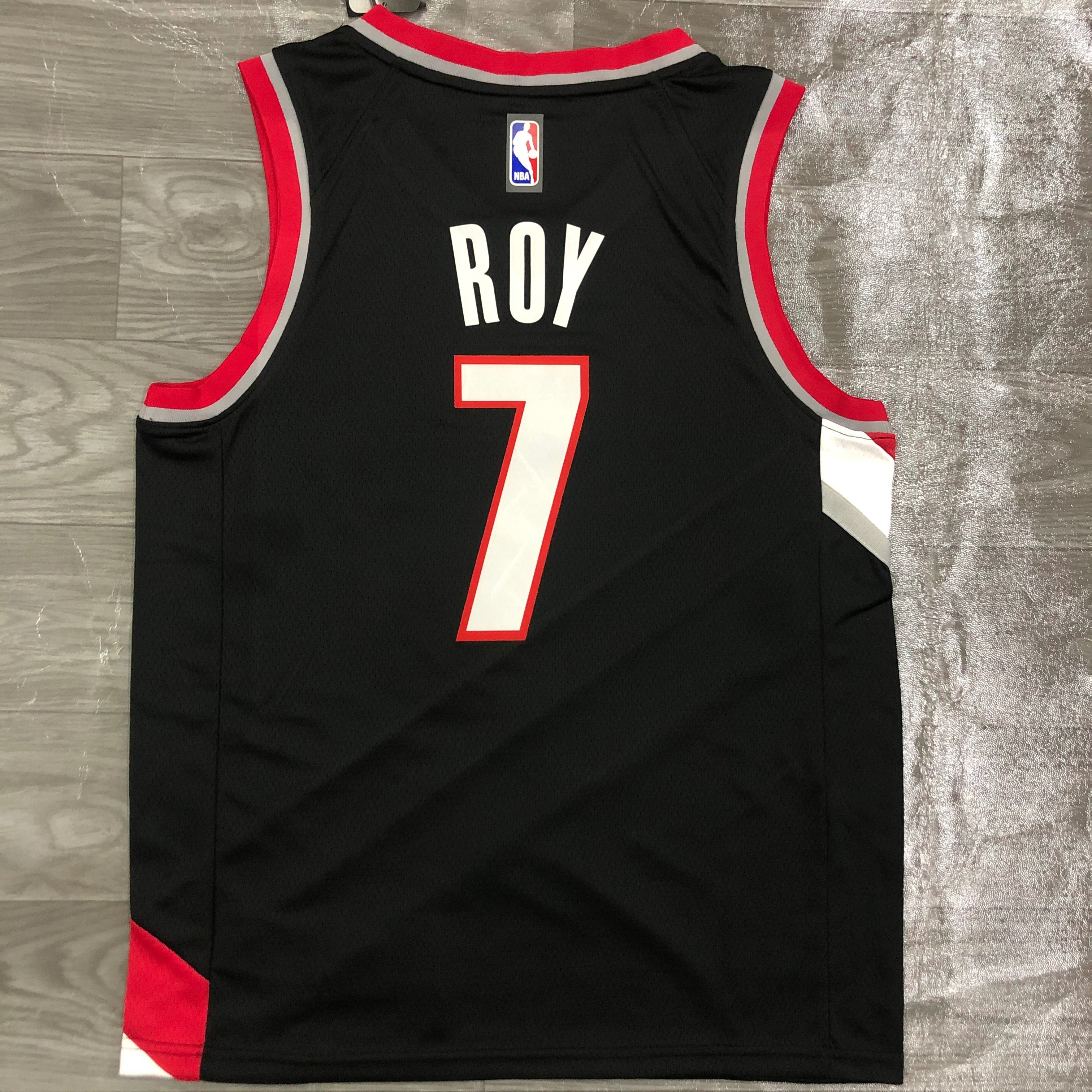 Blazers black # 7 Roy in '21