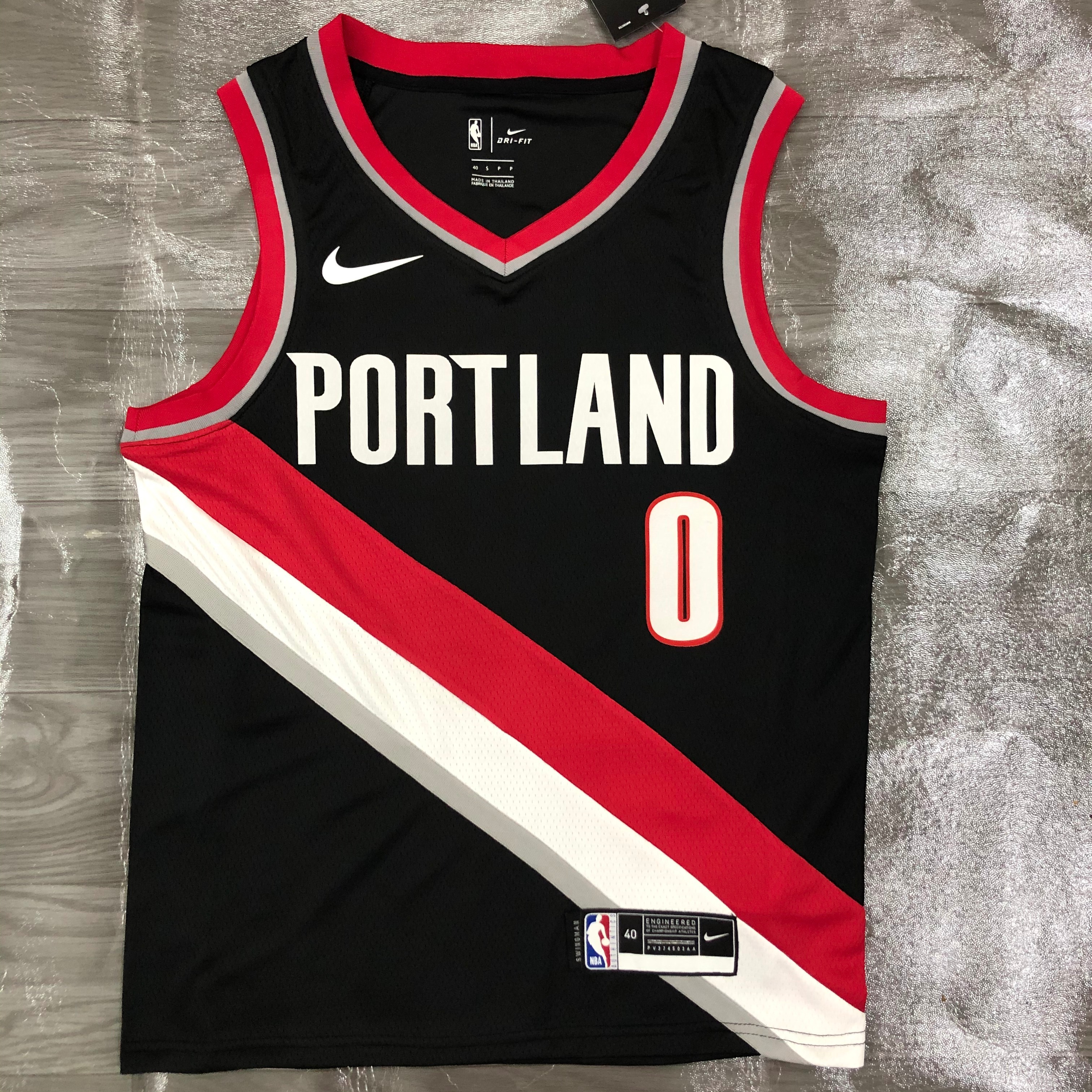 Trail Blazers black 0 Lillard in the 21st season
