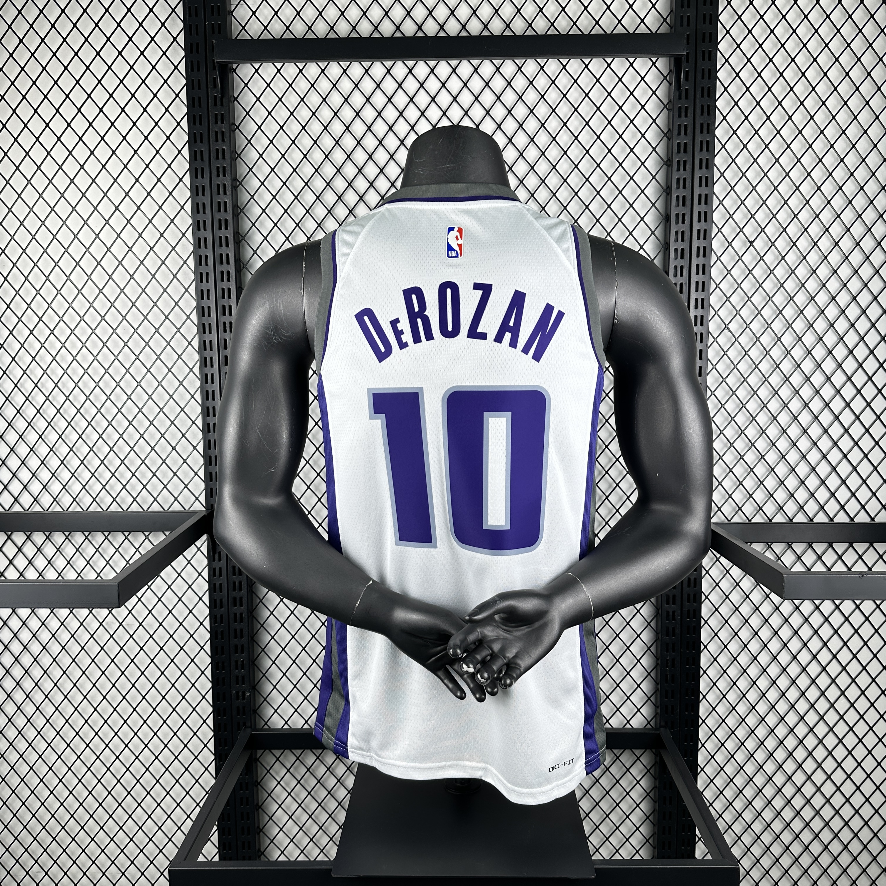 Derozan, the Kings' 10th home in 23 seasons