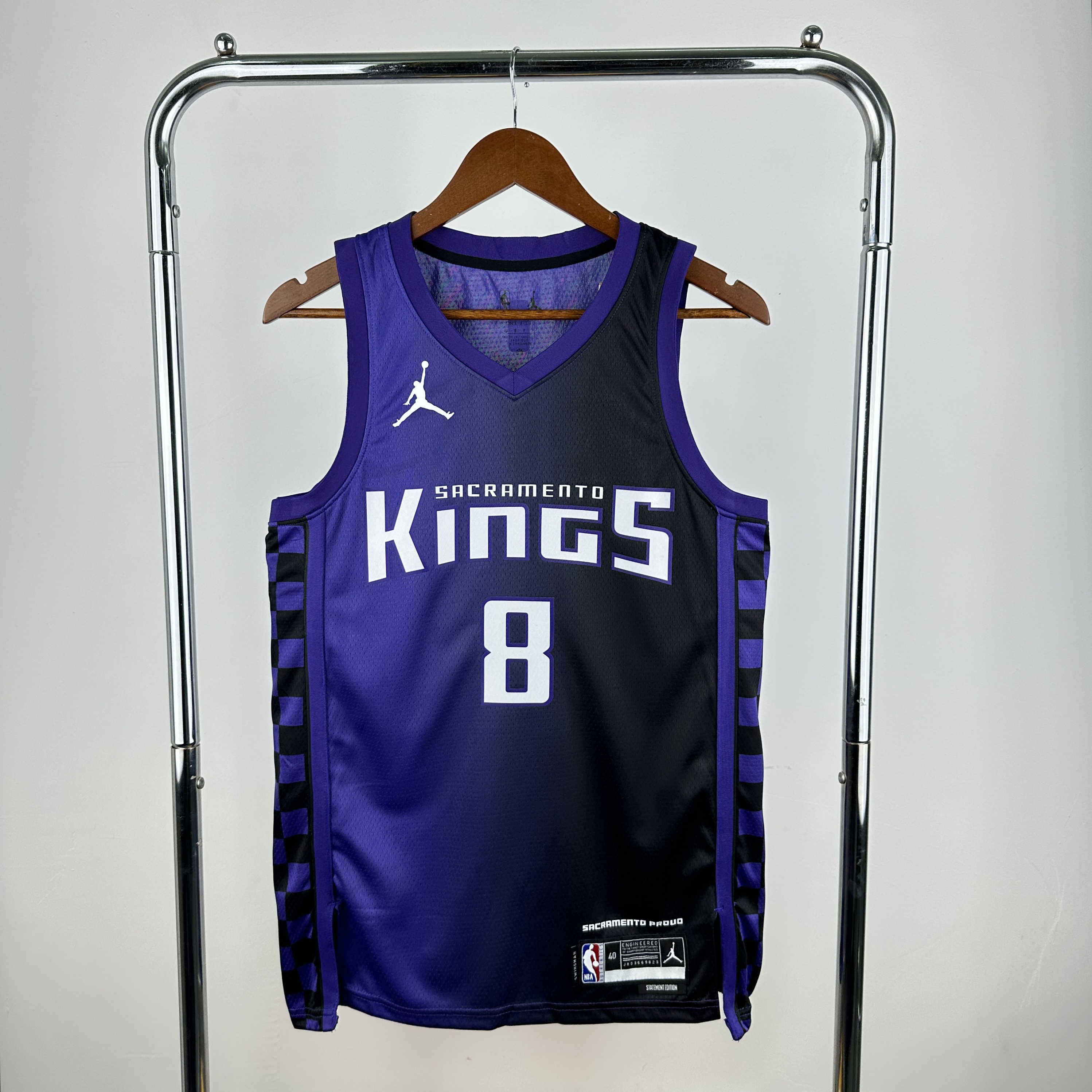 Season 24 Kings Flyers number 8 Lavine