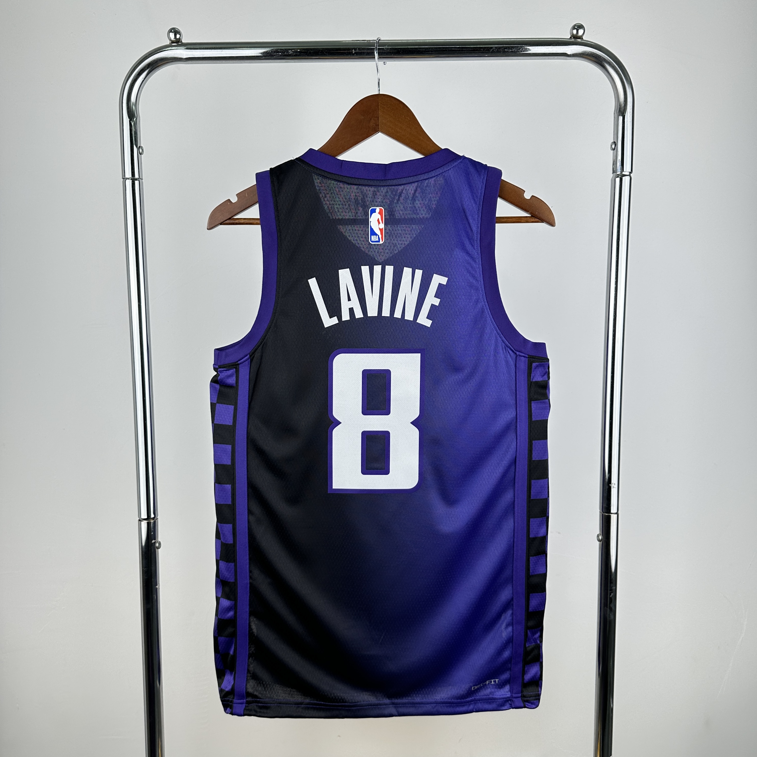 Season 24 Kings Flyers number 8 Lavine