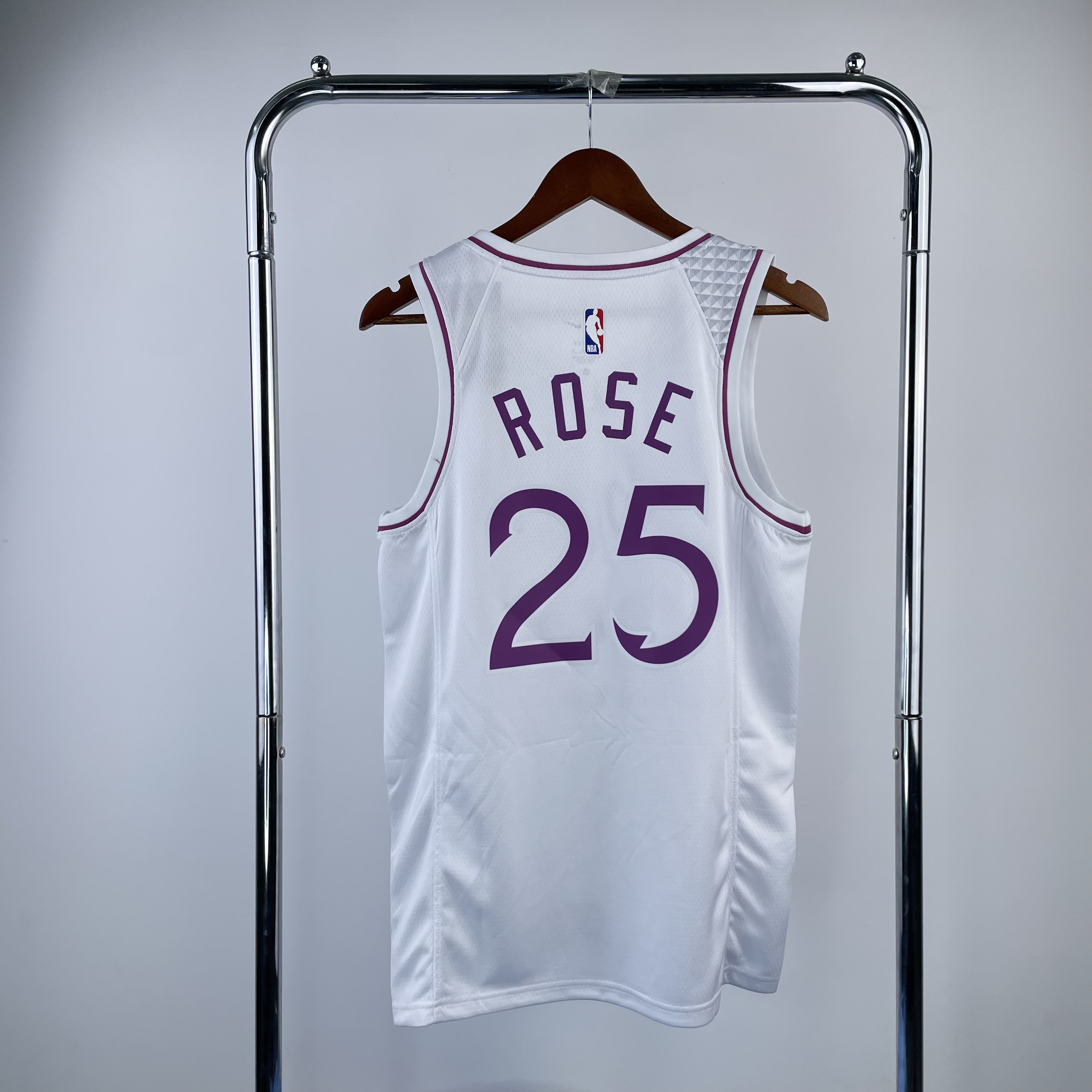 Timberwolves white and pink No. 25 Rose