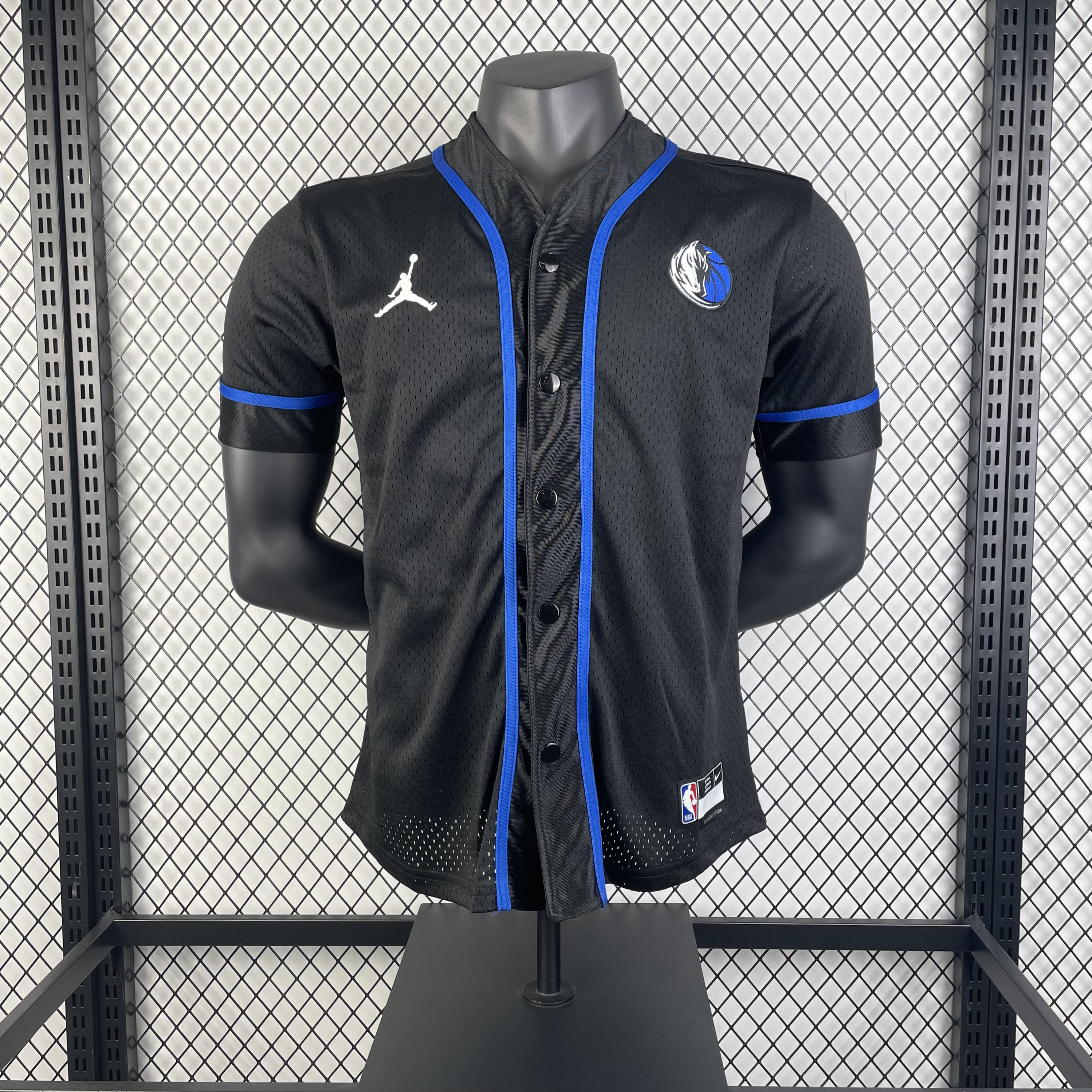 NBA button up Cardigan The Mavericks