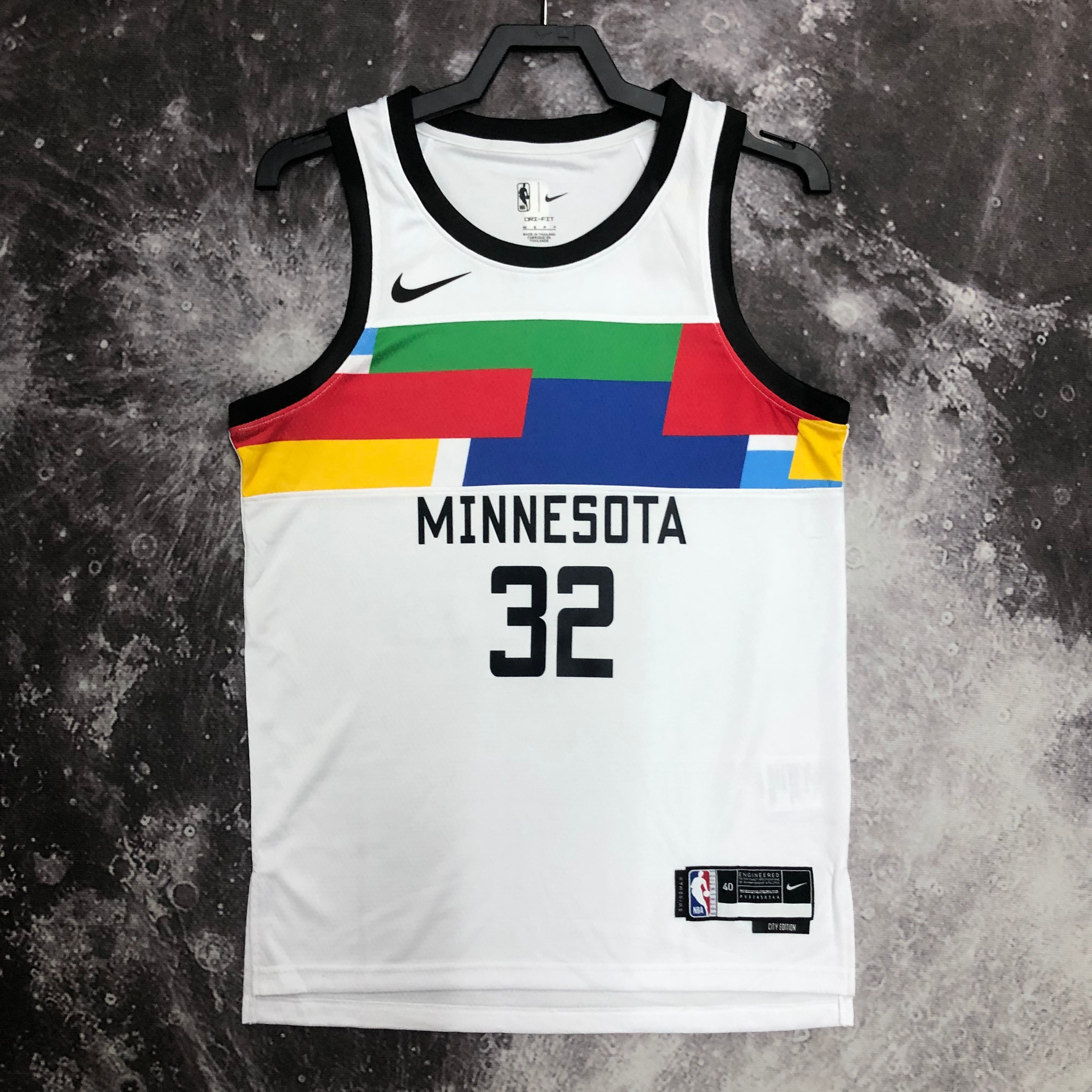 '23 Timberwolves City edition No. 32 Towns