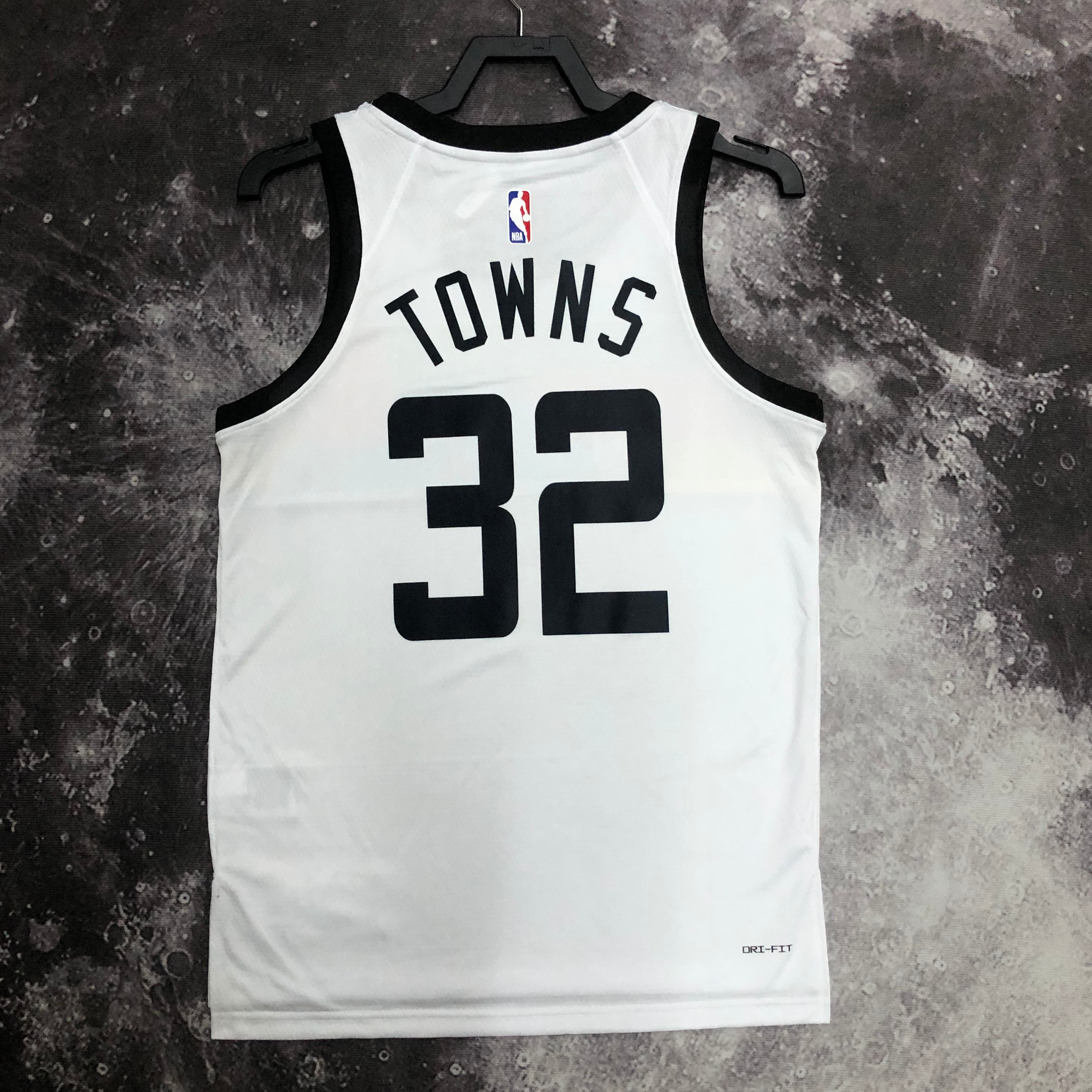 '23 Timberwolves City edition No. 32 Towns
