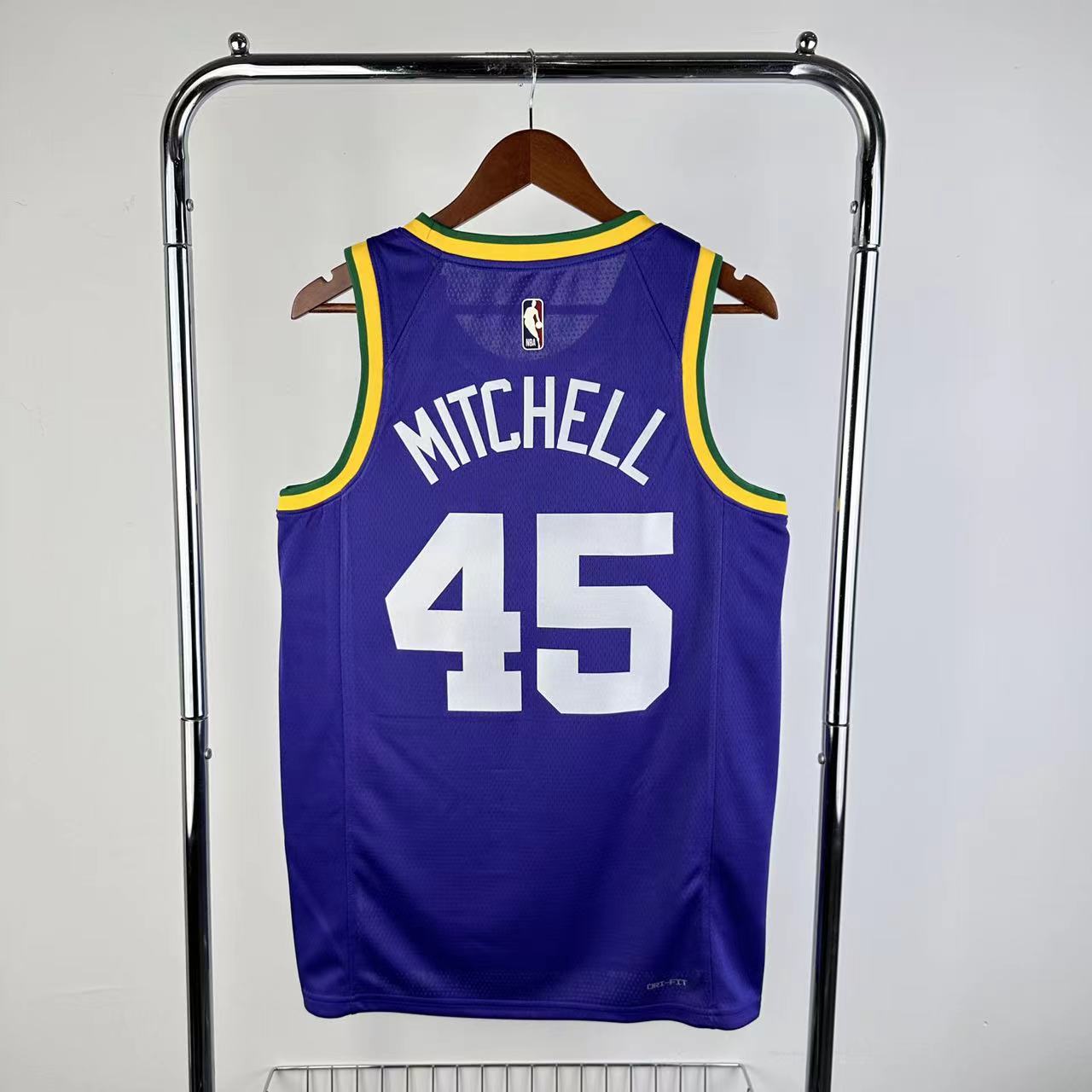 '24 Jazz throwback No. 45 Mitchell