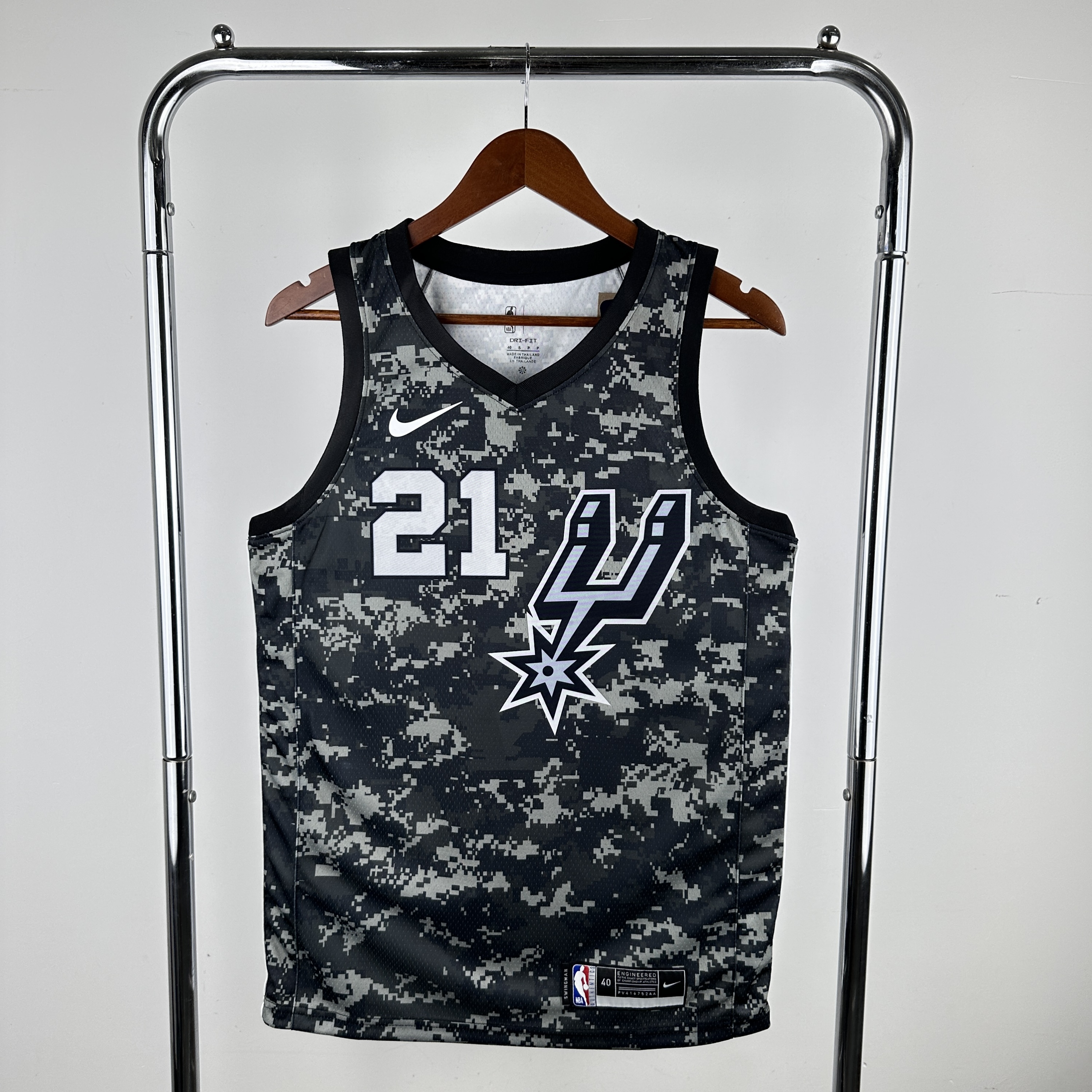 Spurs camo number 21 Duncan