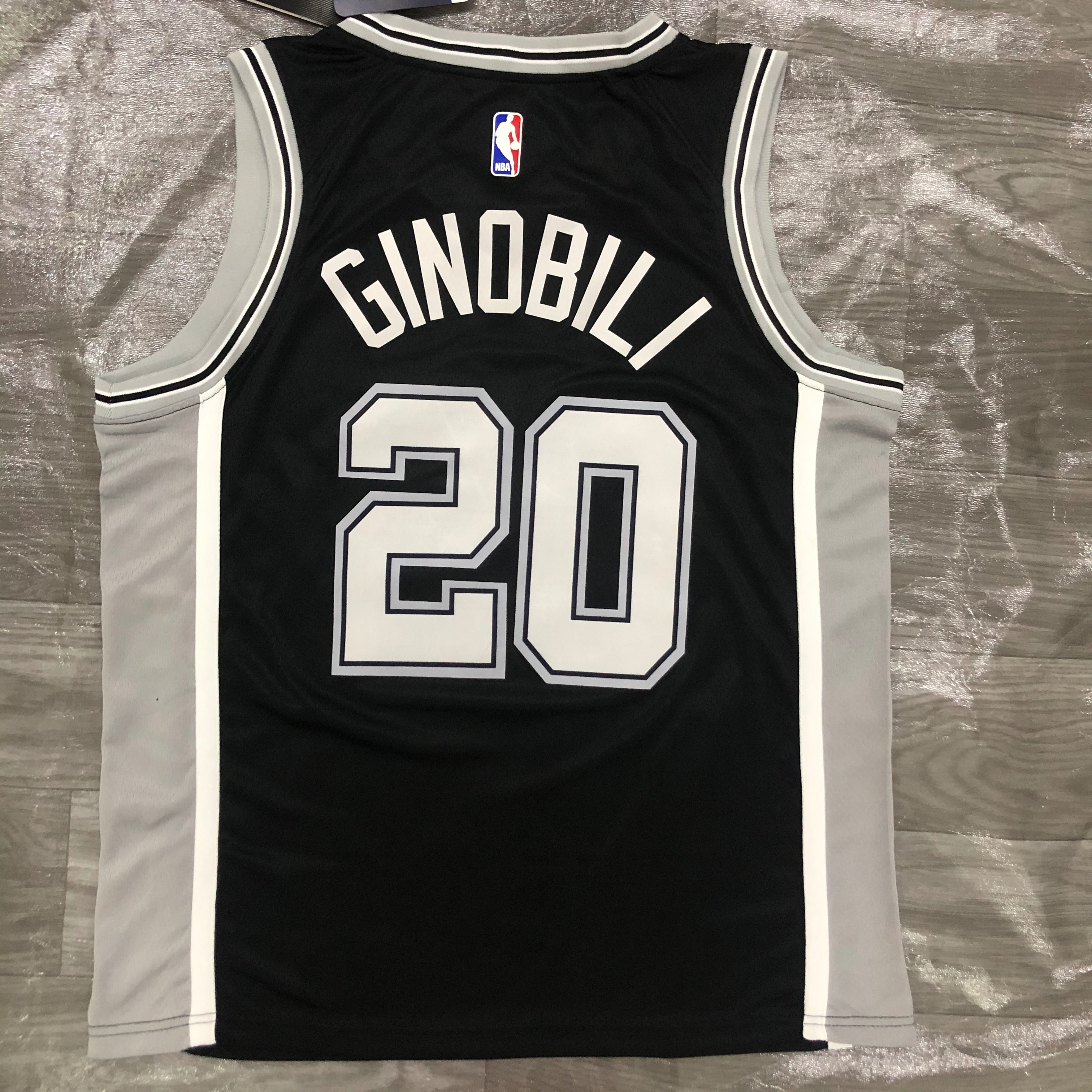 Spurs black 20 Ginobili