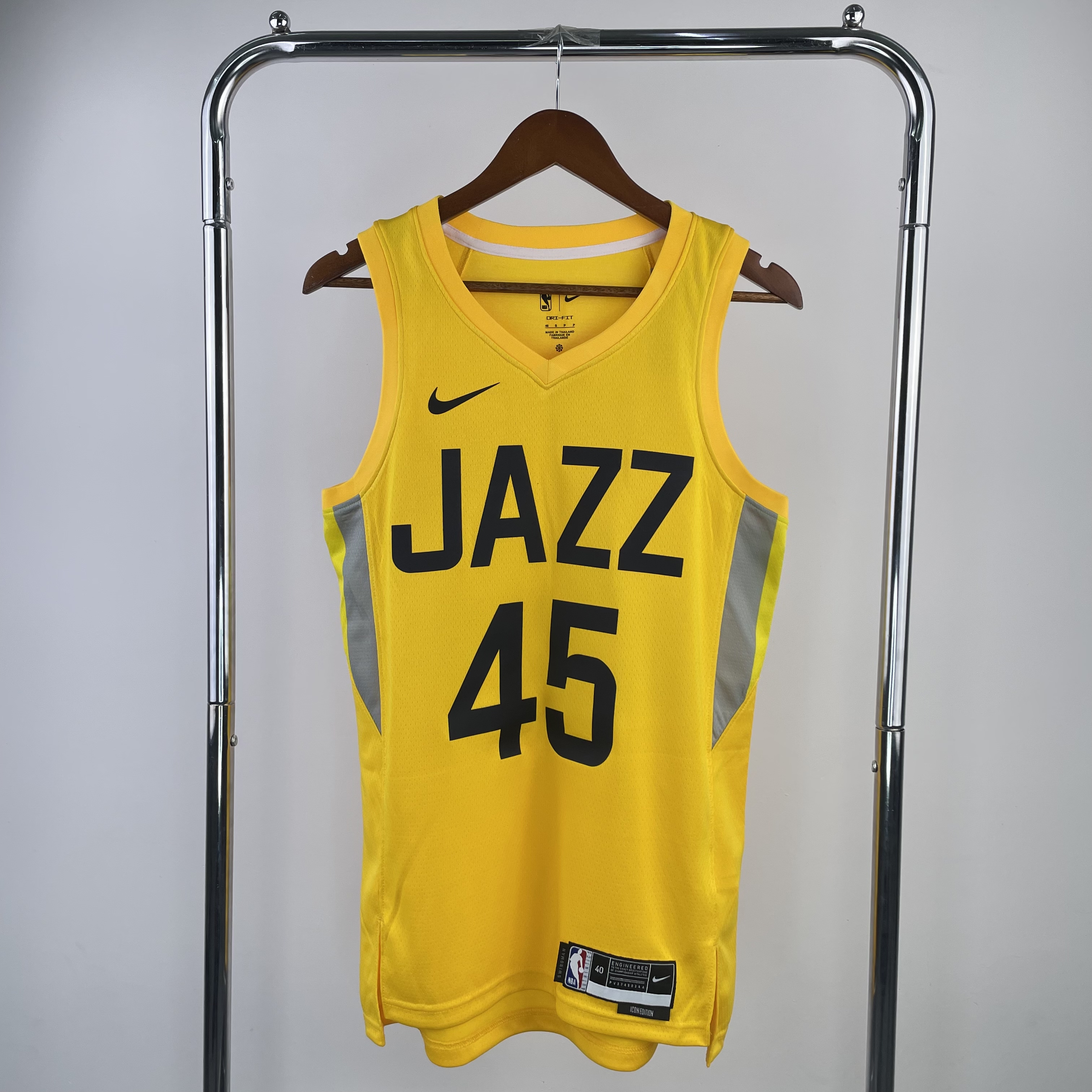 23 Jazz road yellow 45 Mitchell