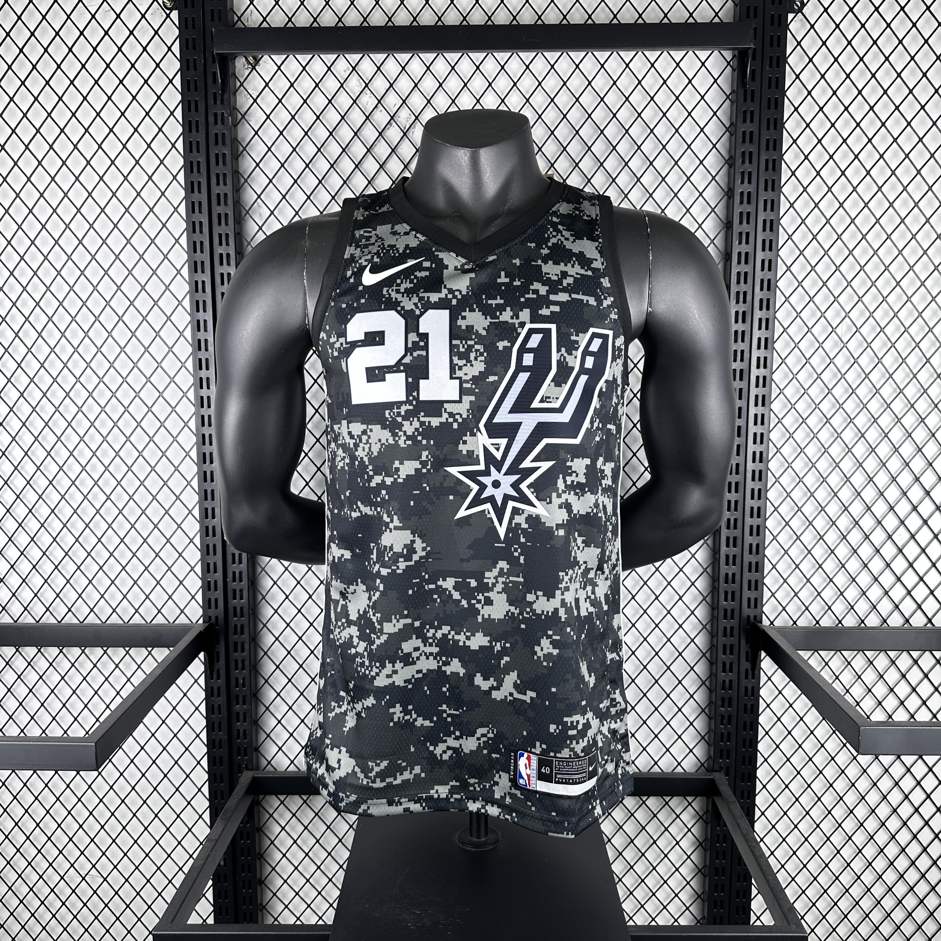 Spurs camo number 21 Duncan