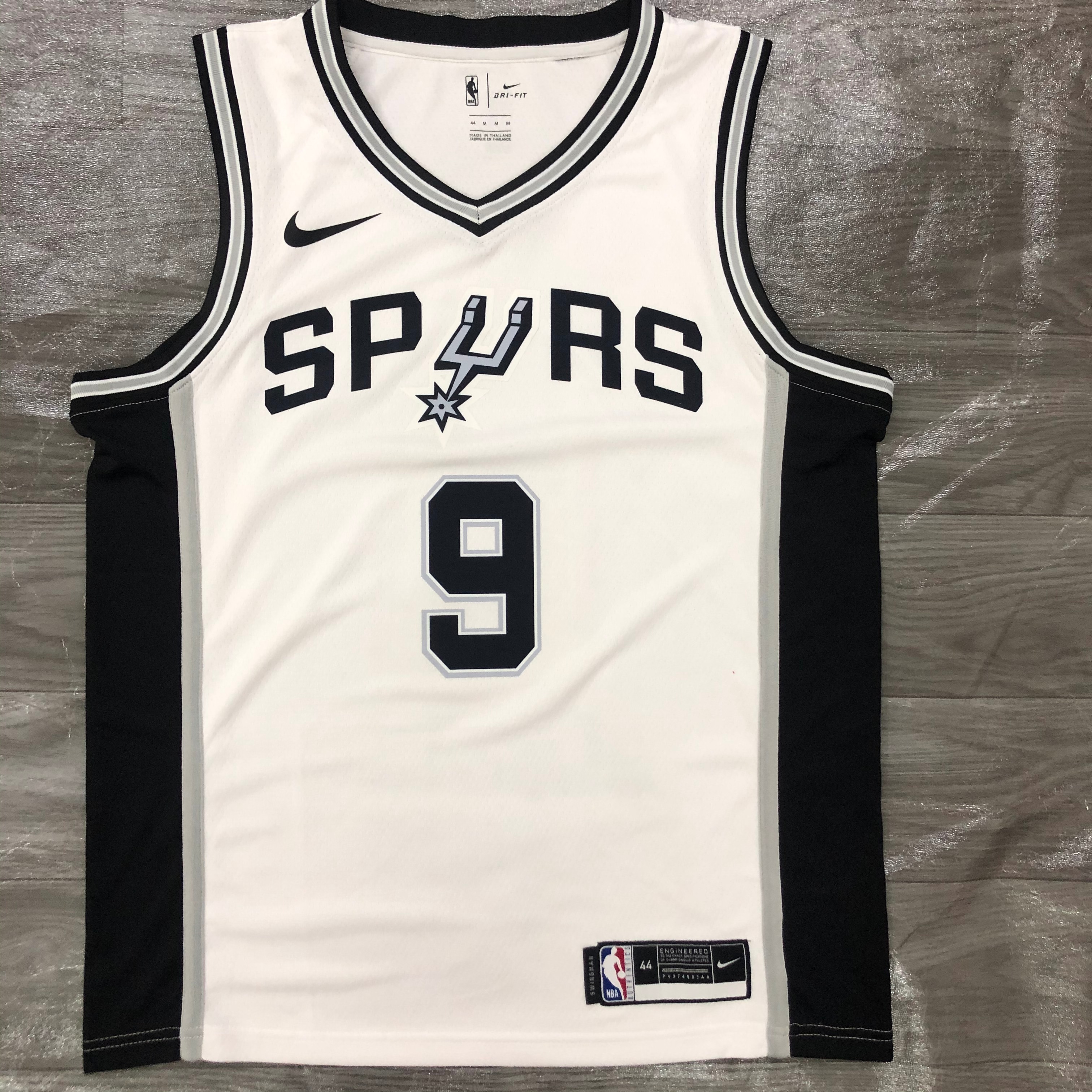 Spurs white No. 9 Parker