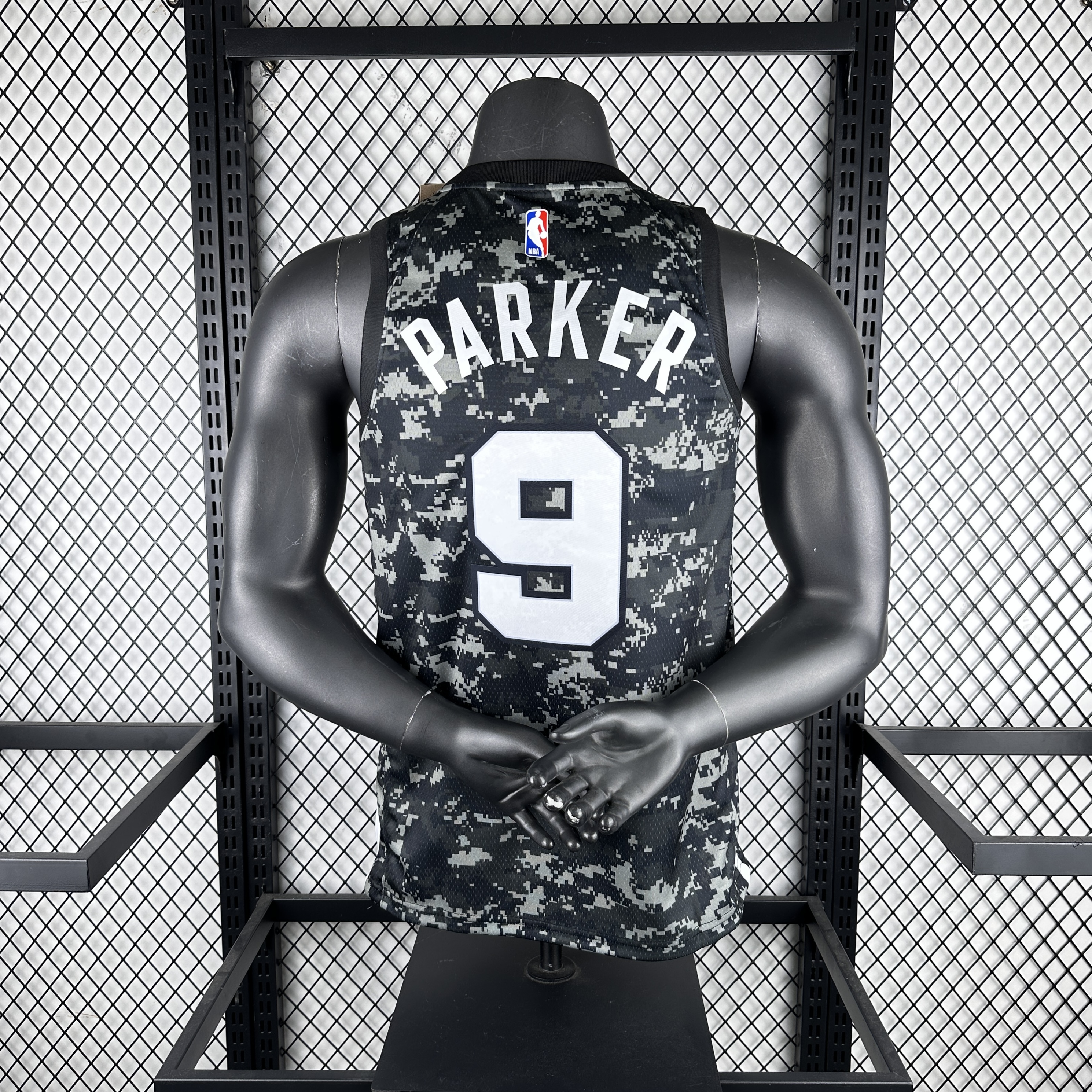 Spurs camo number nine Parker