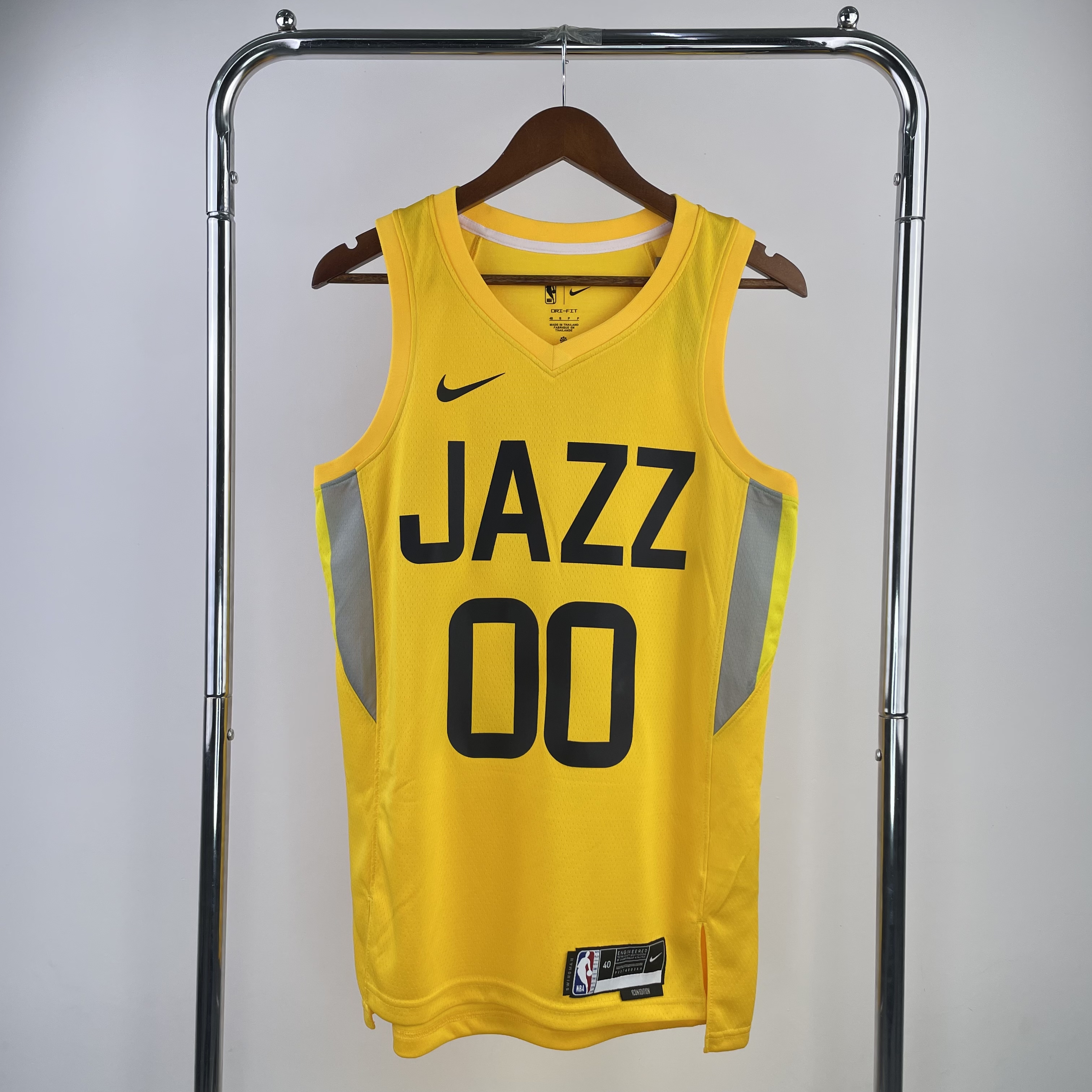 Season 23 Jazz away yellow 00 CLARKSON
