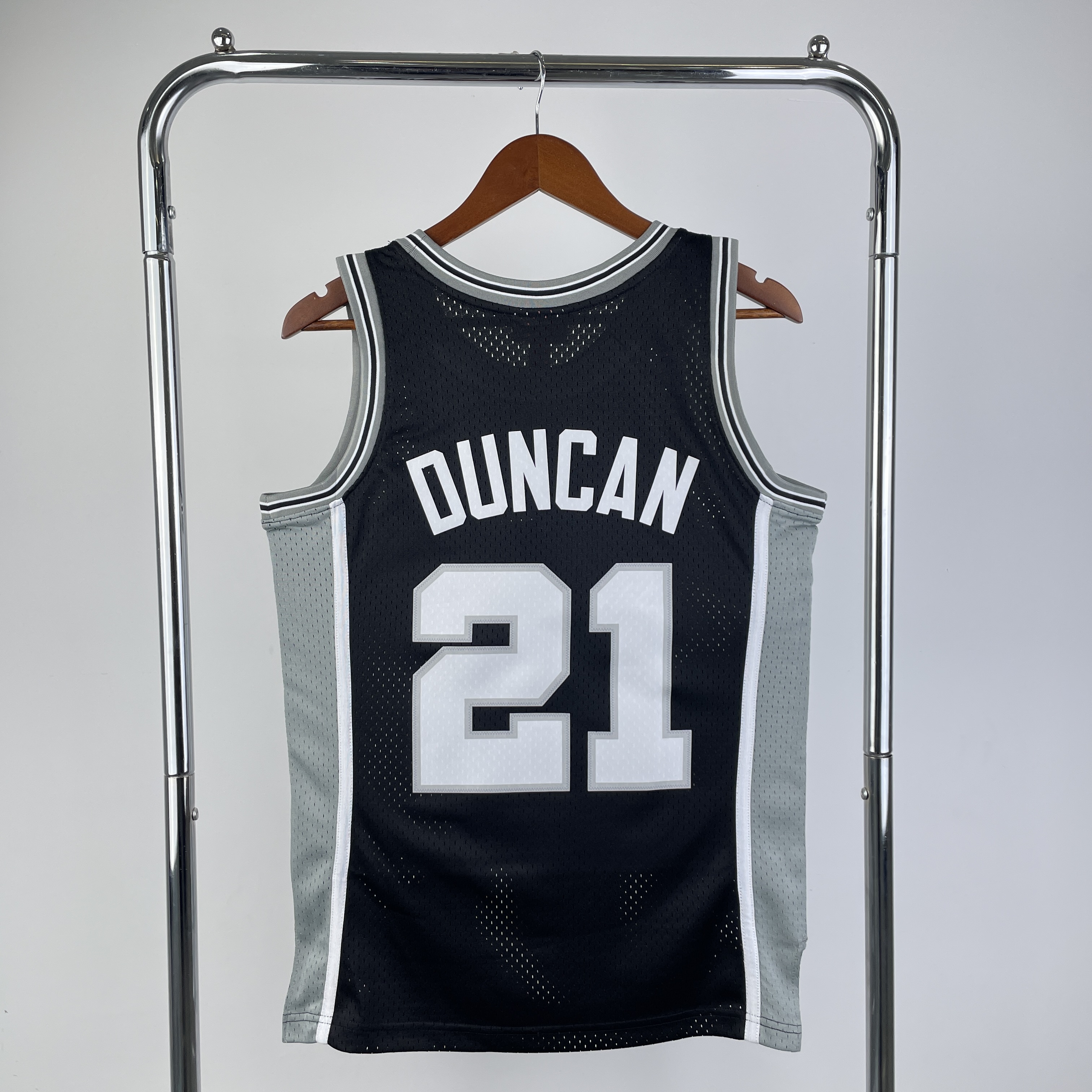 MN Hot Press throwback jersey SW Spurs 199899 Black No. 21 Duncan