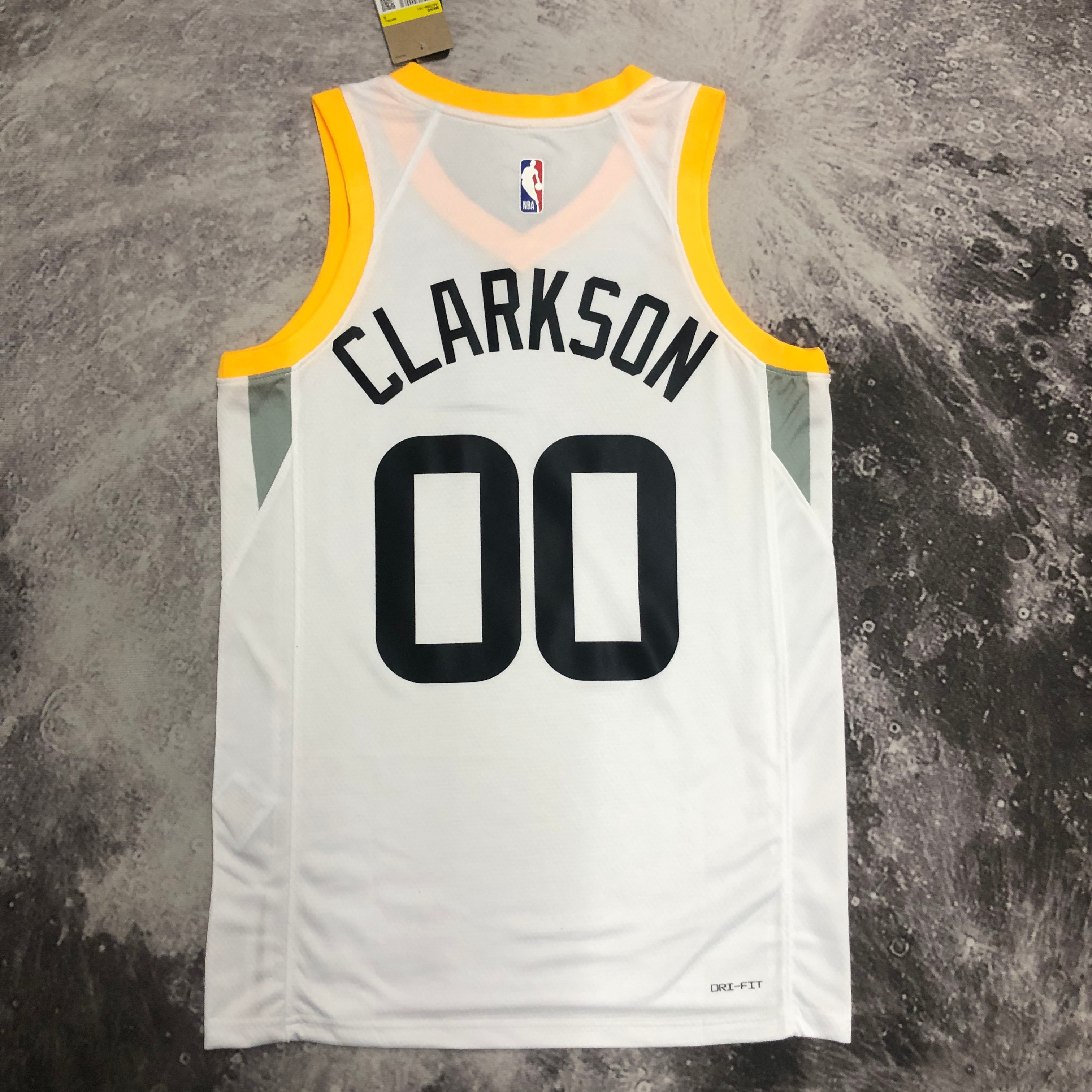 23 Jazz home white 00 Clarkson