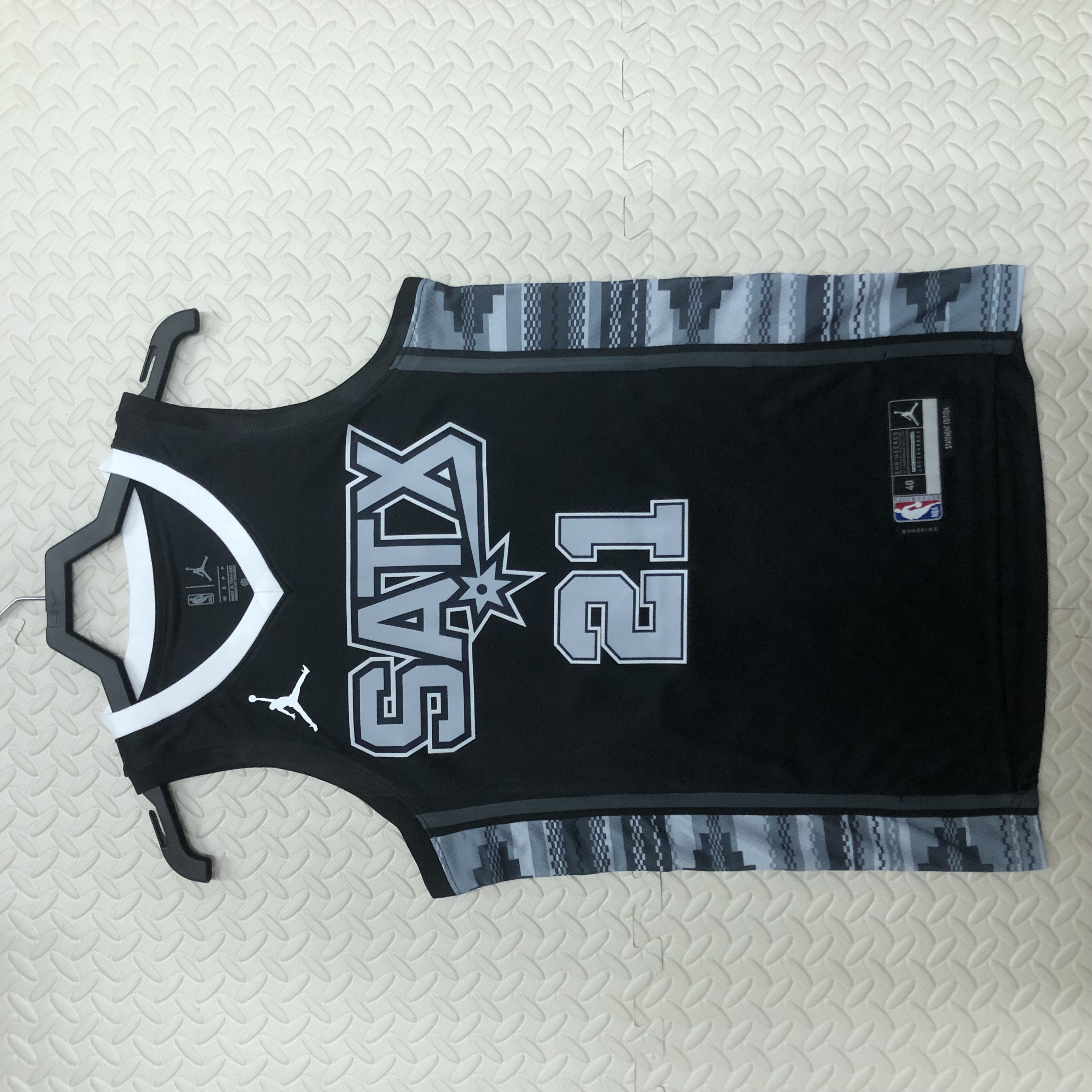 23 season Spurs fly limited number 21 Duncan