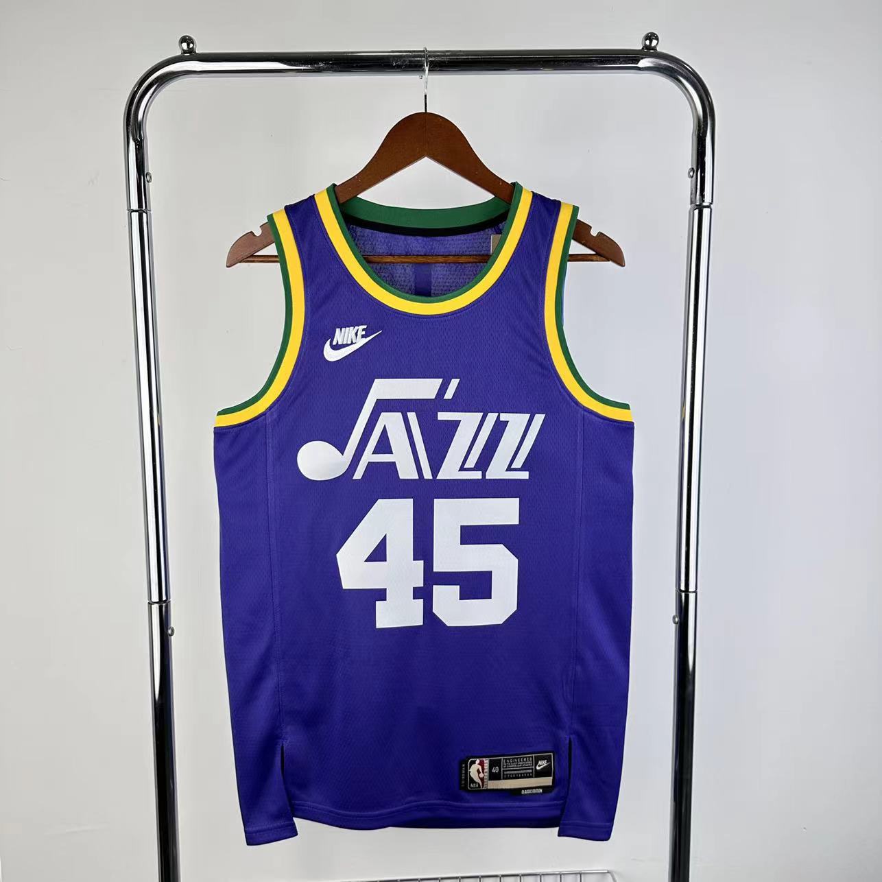 '24 Jazz throwback No. 45 Mitchell