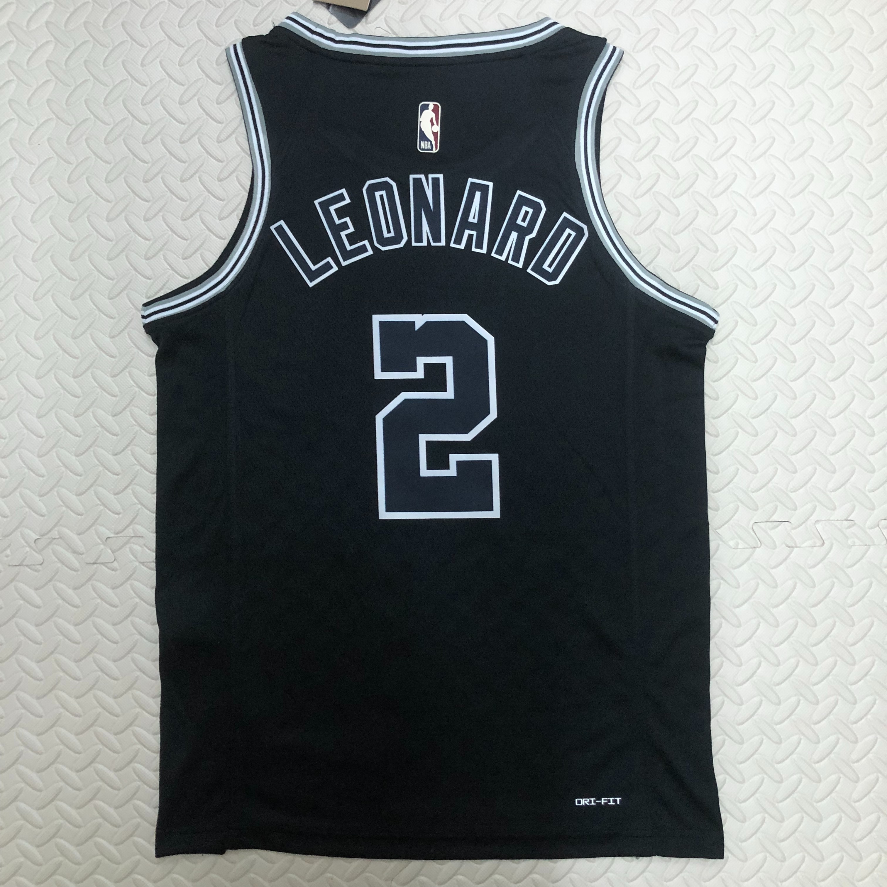 23 Spurs retro # 2 Leonard