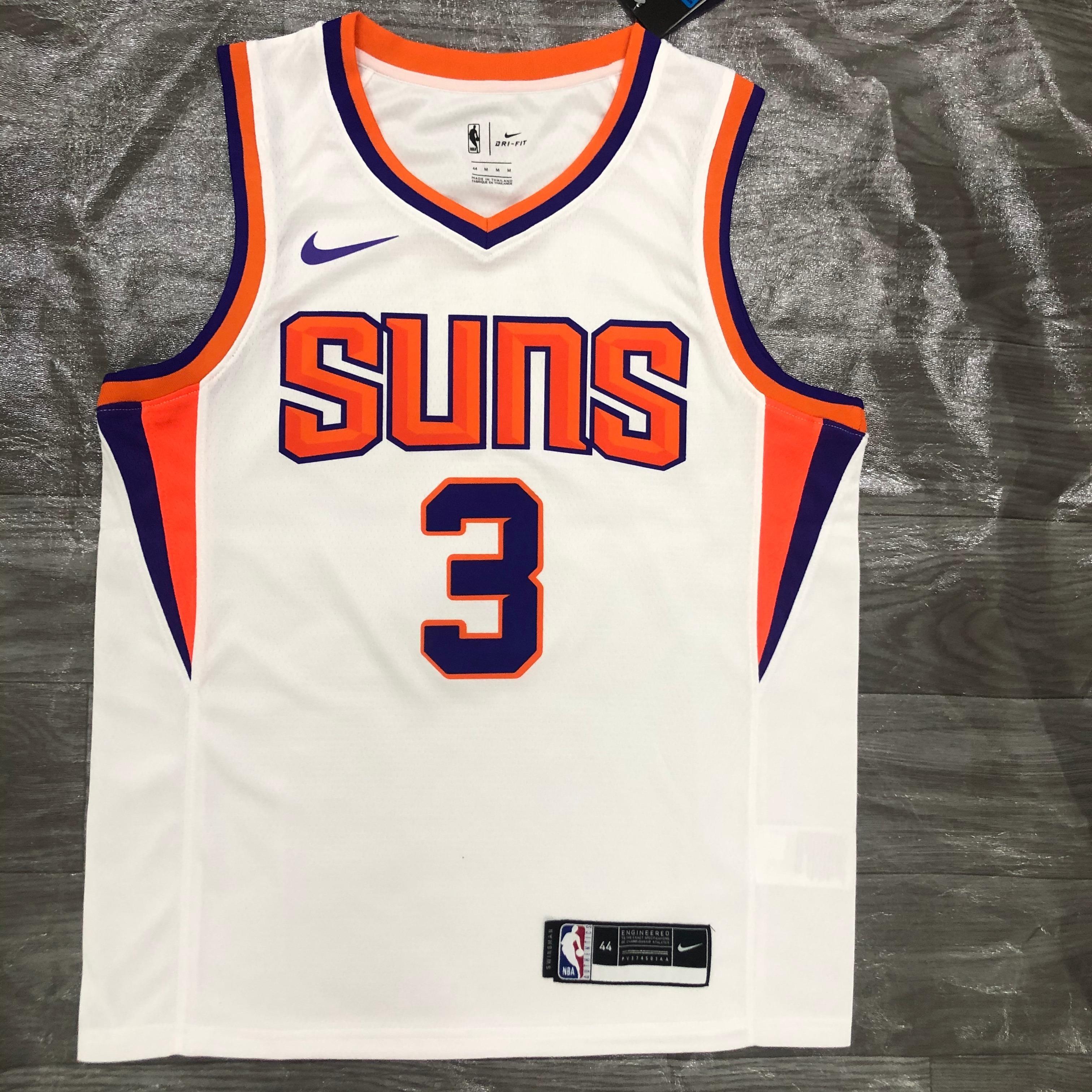 SUNS white No. 3 Paul
