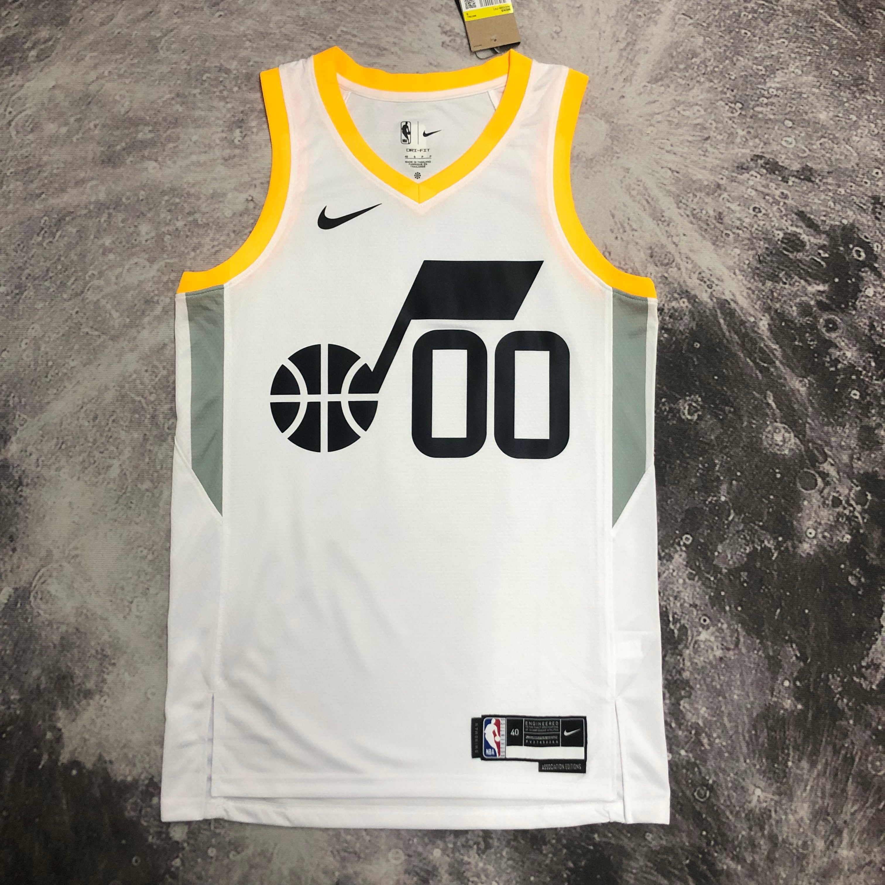 23 Jazz home white 00 Clarkson