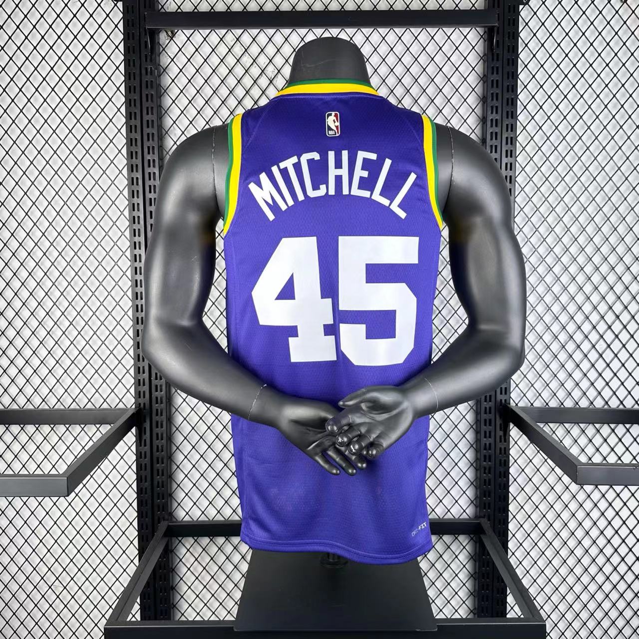 '24 Jazz throwback No. 45 Mitchell