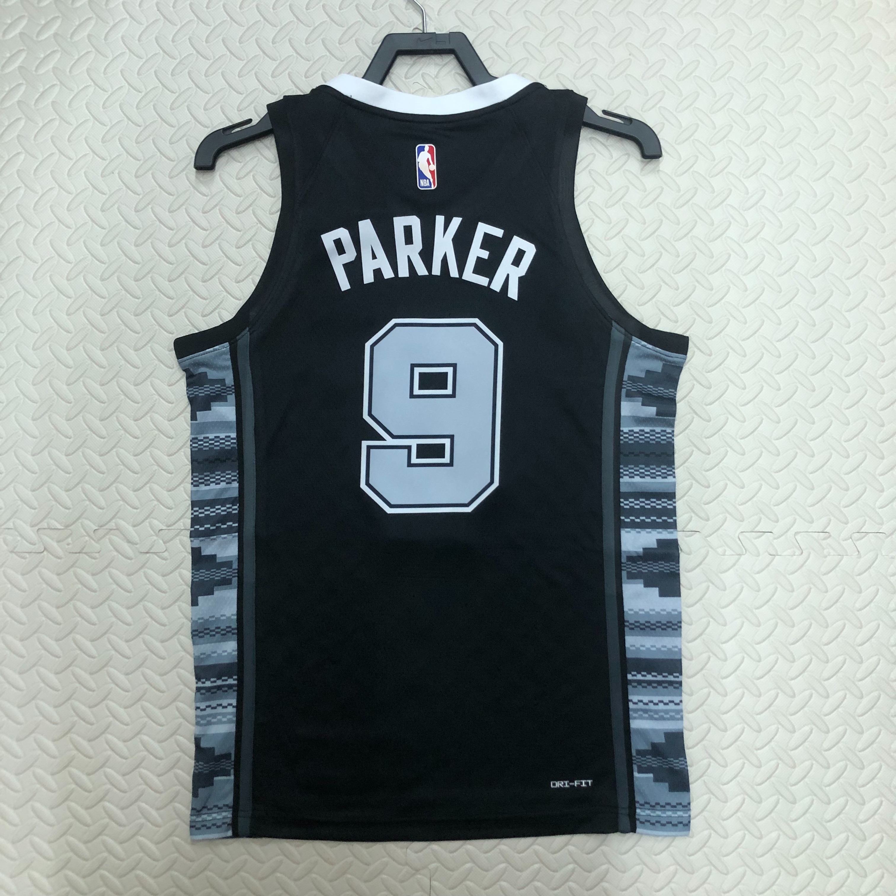 23 season Spurs Flyers limited number 9 Parker