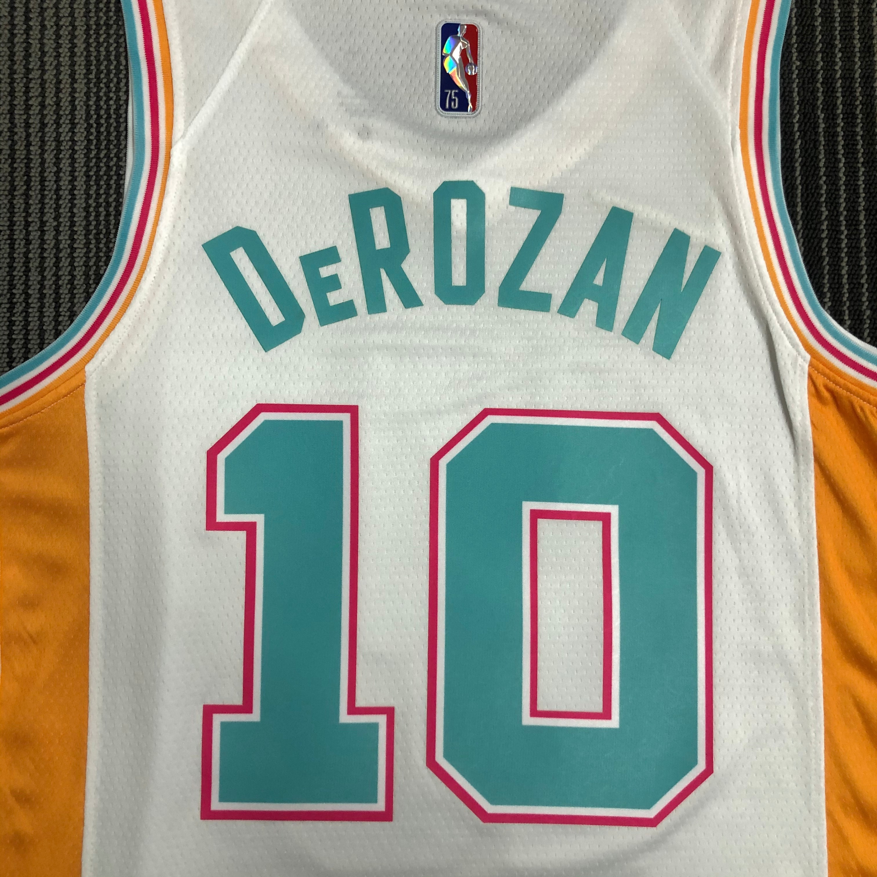 Derozan, No. 10 City version of the Spurs in the 22nd season