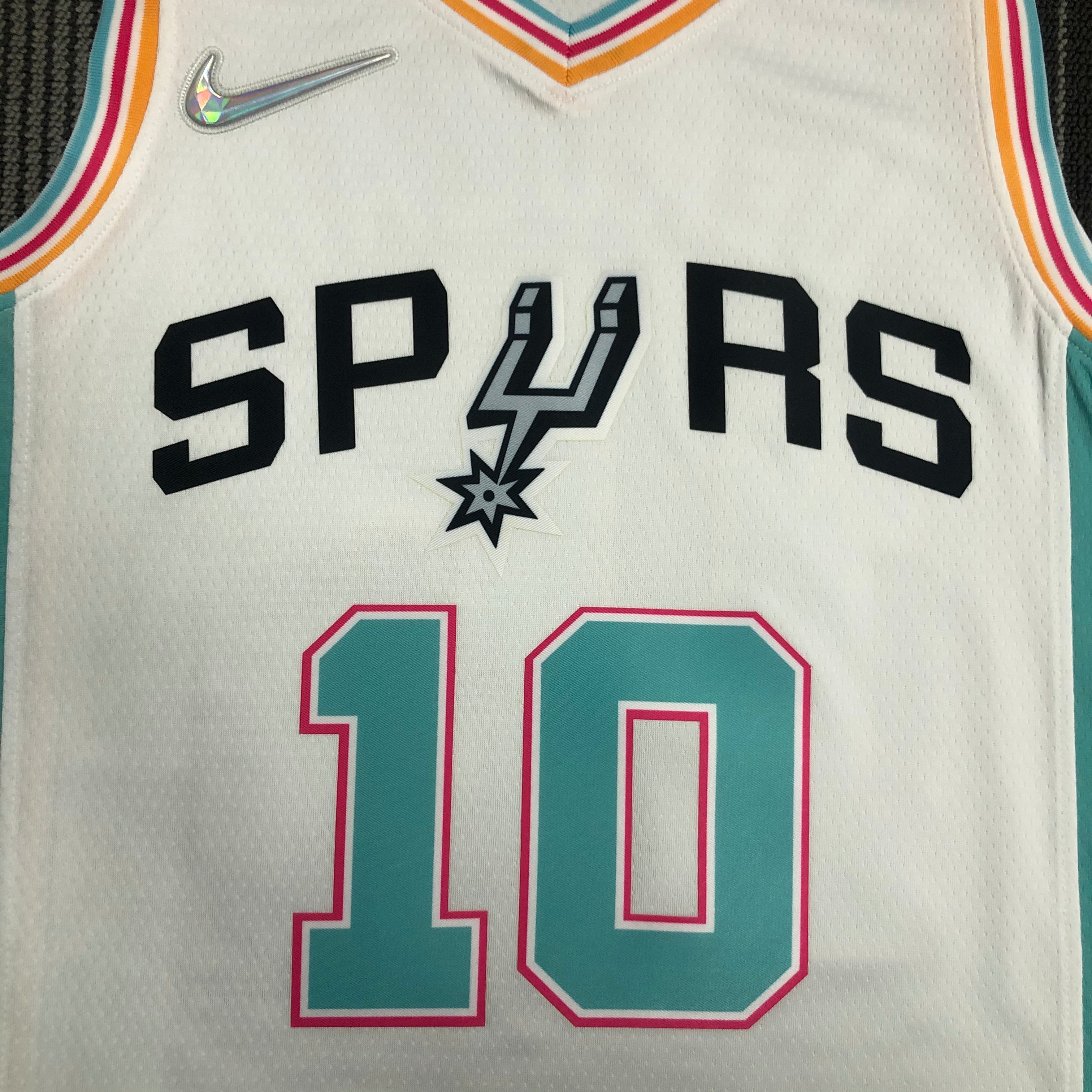 Derozan, No. 10 City version of the Spurs in the 22nd season