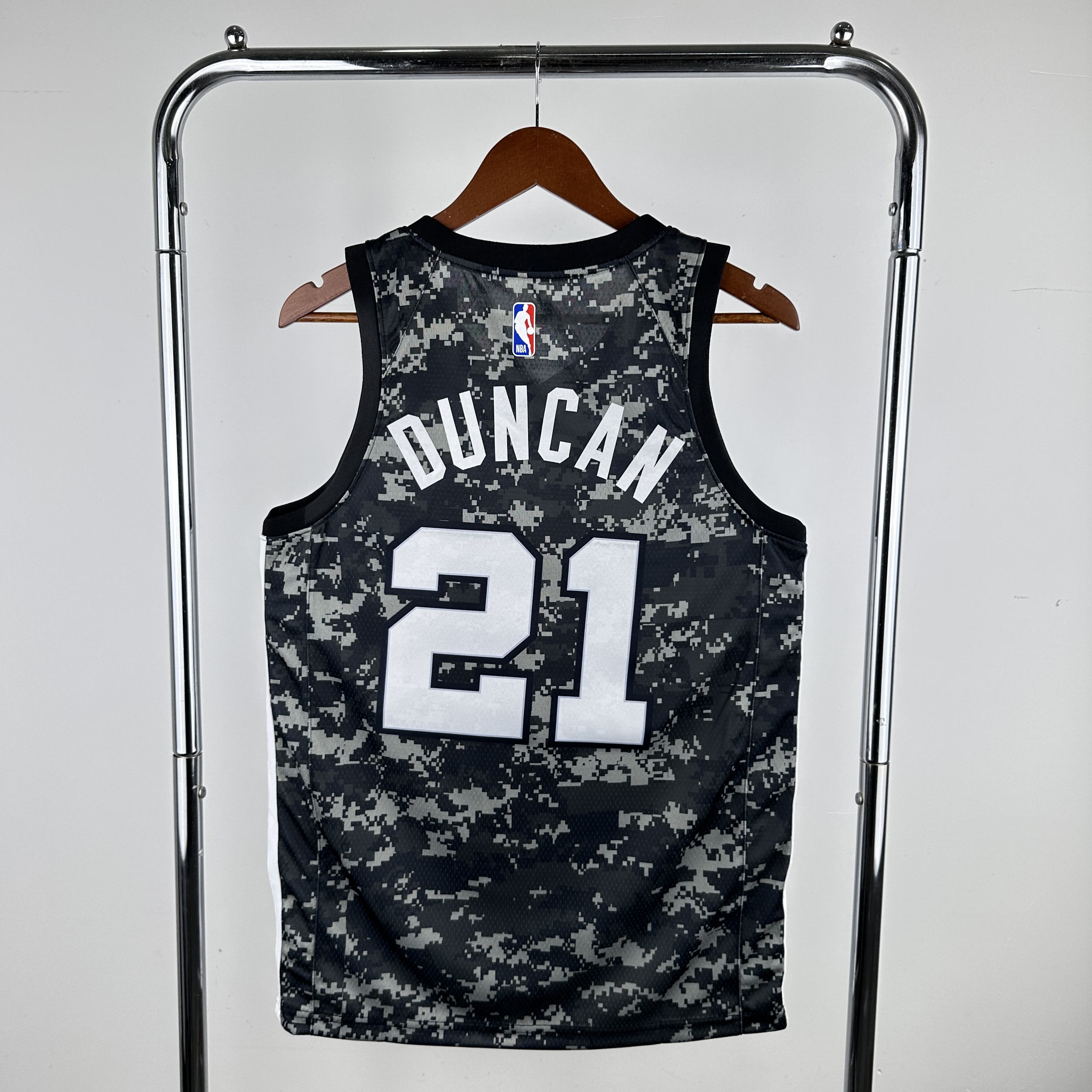 Spurs camo number 21 Duncan