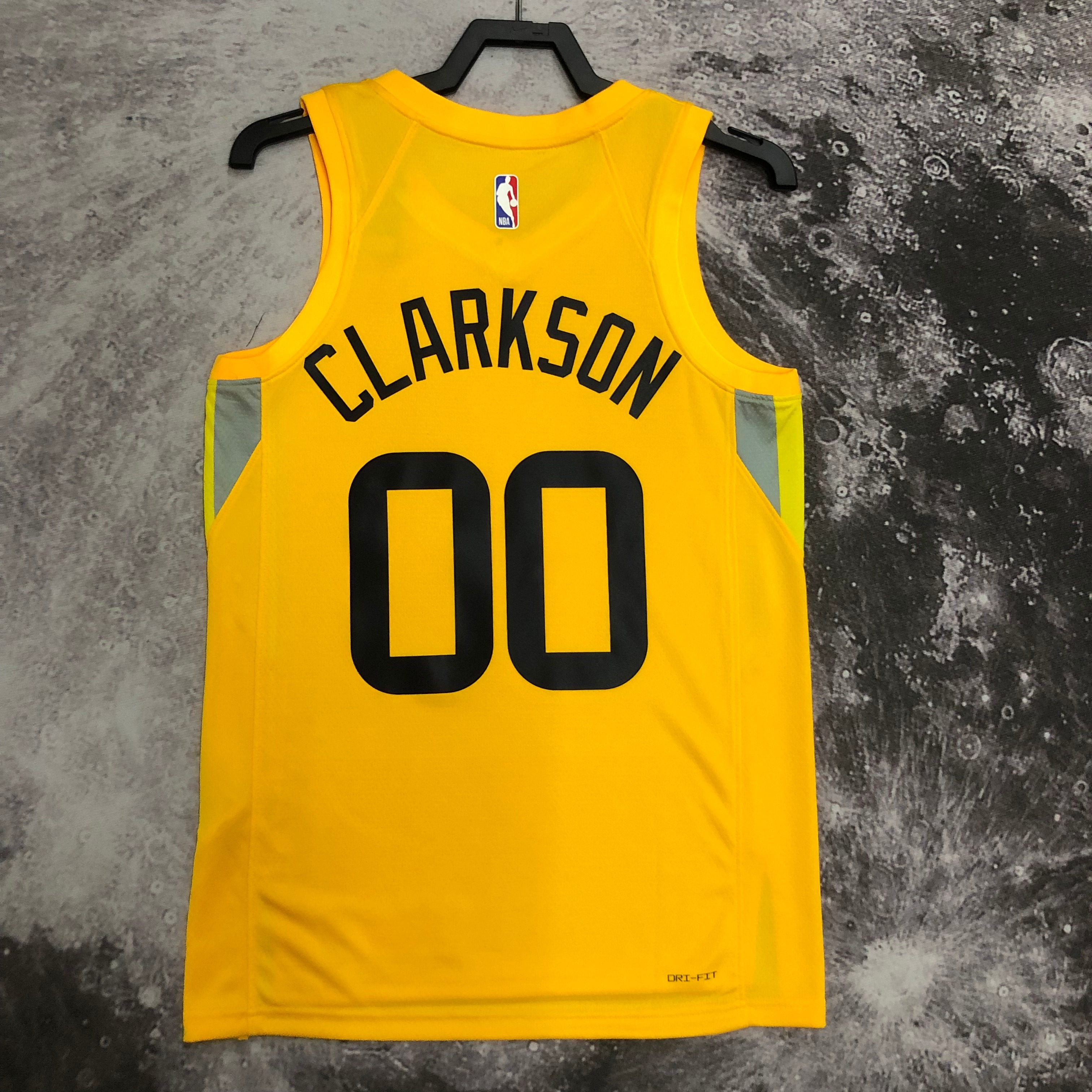 Season 23 Jazz away yellow 00 CLARKSON
