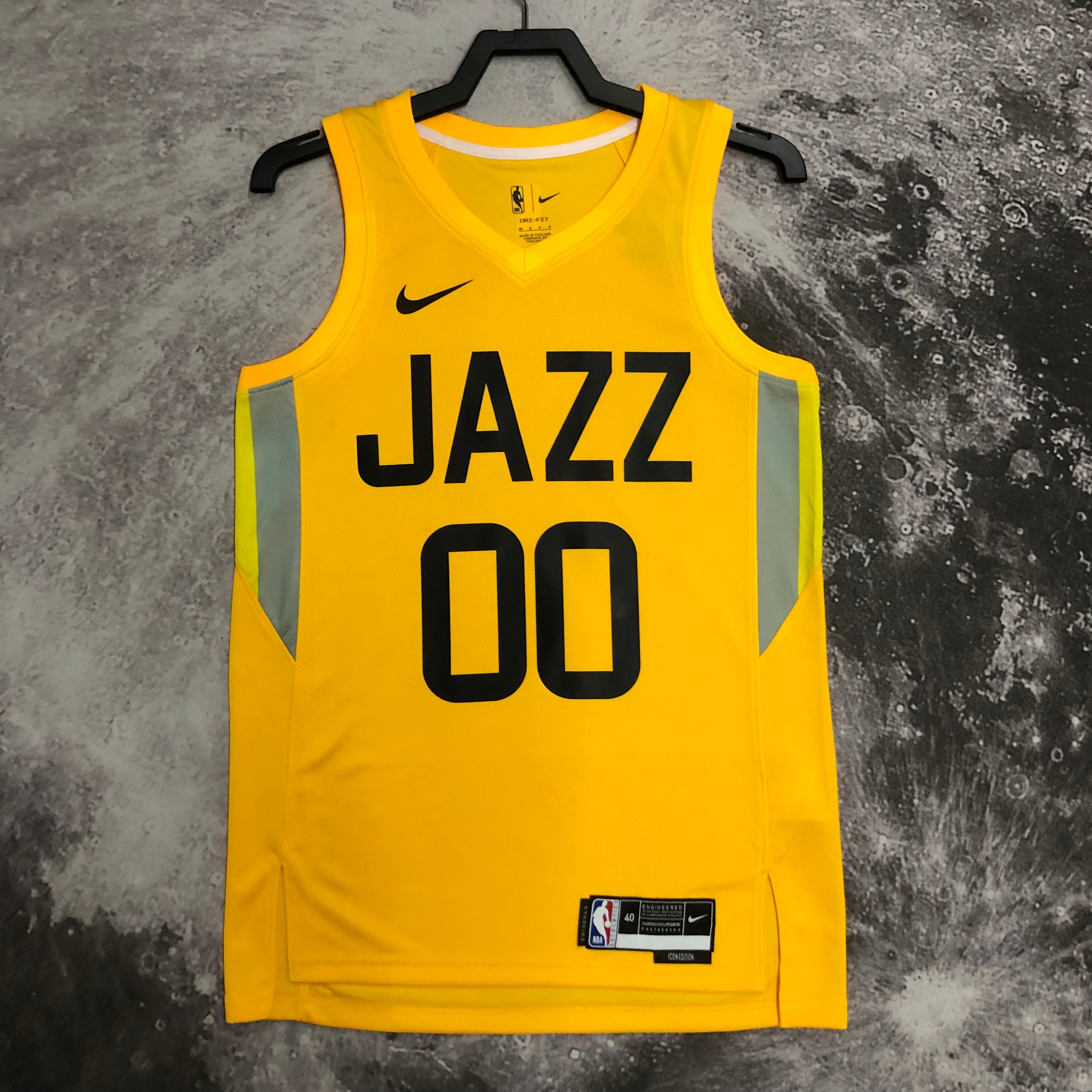 Season 23 Jazz away yellow 00 CLARKSON