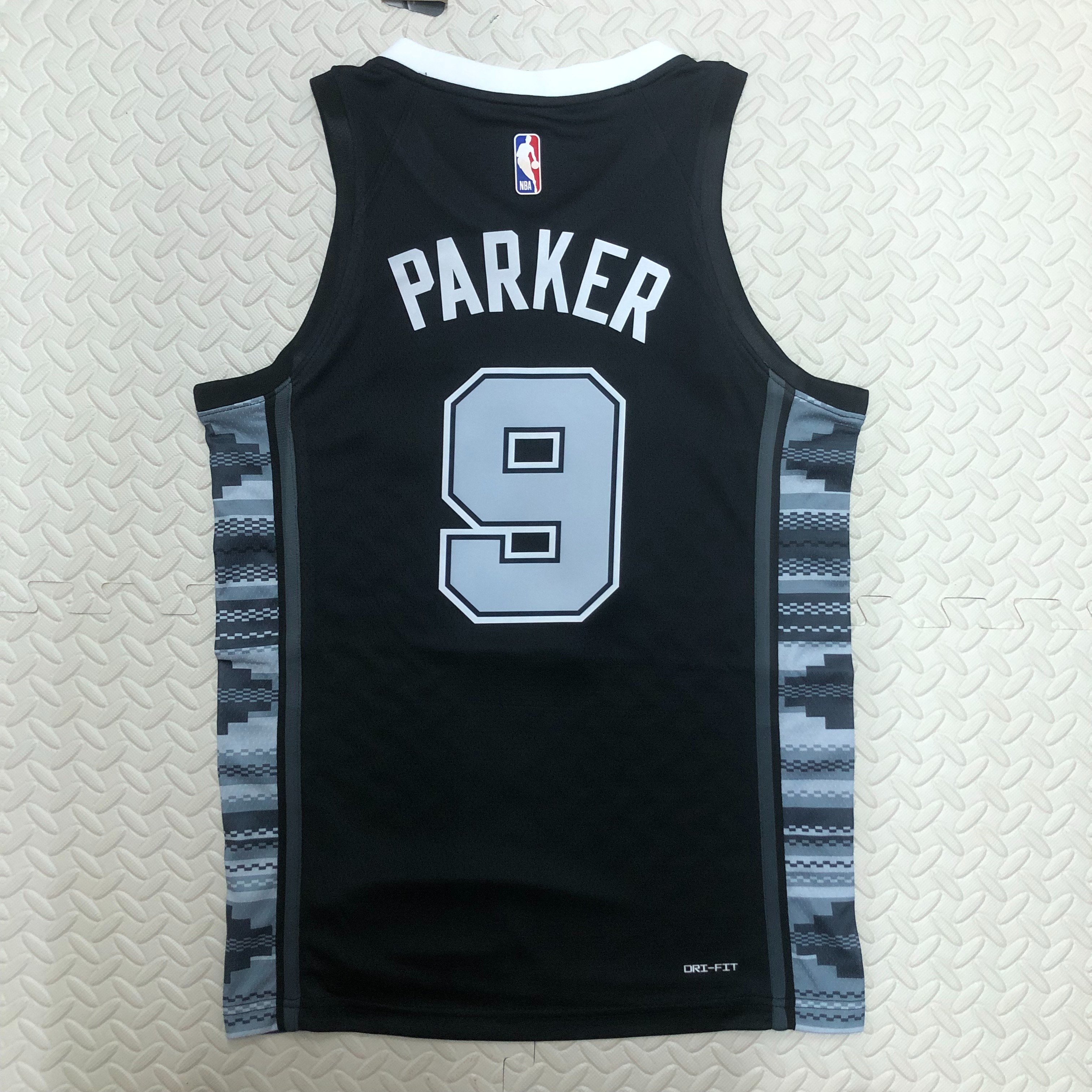 23 season Spurs Flyers limited number 9 Parker