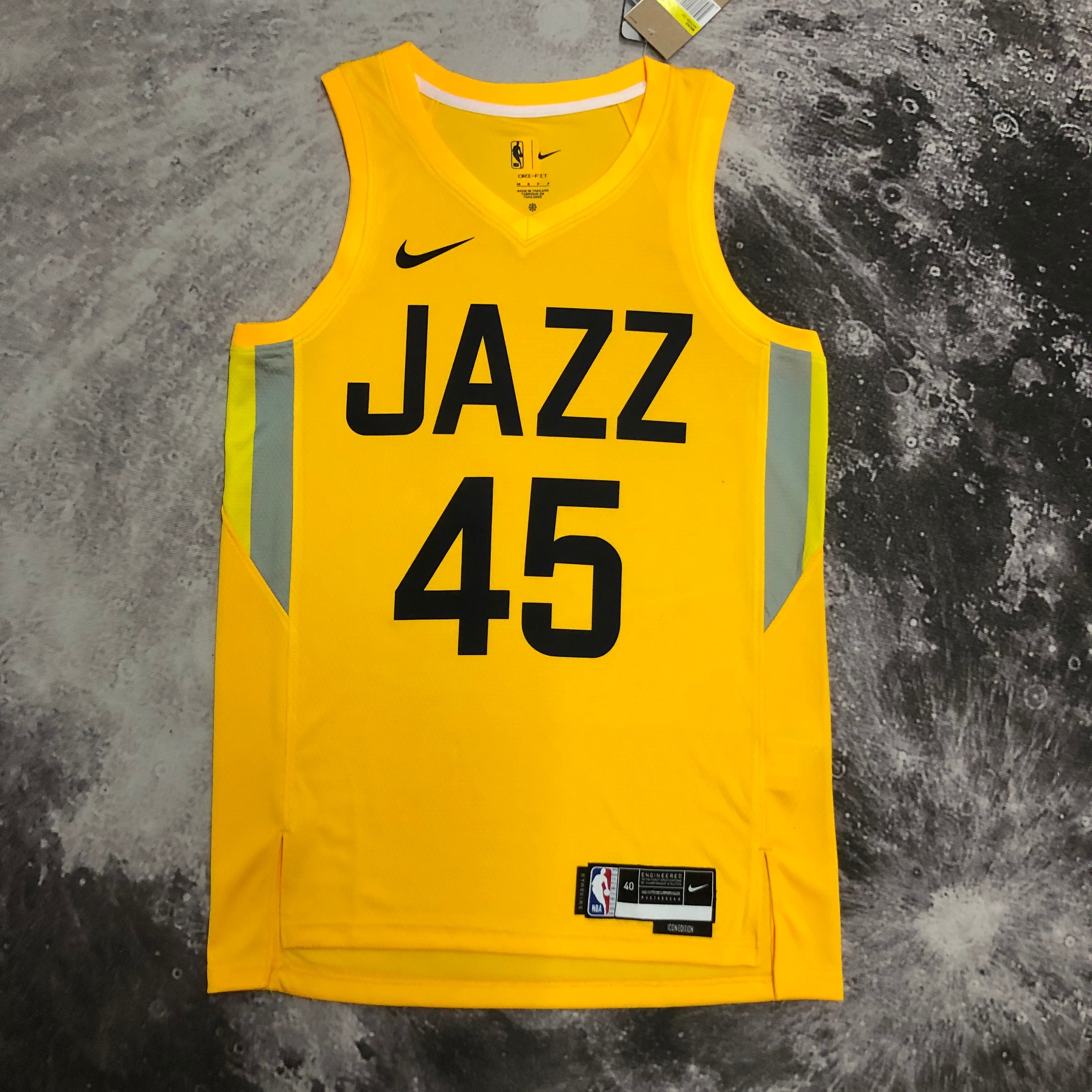 23 Jazz road yellow 45 Mitchell