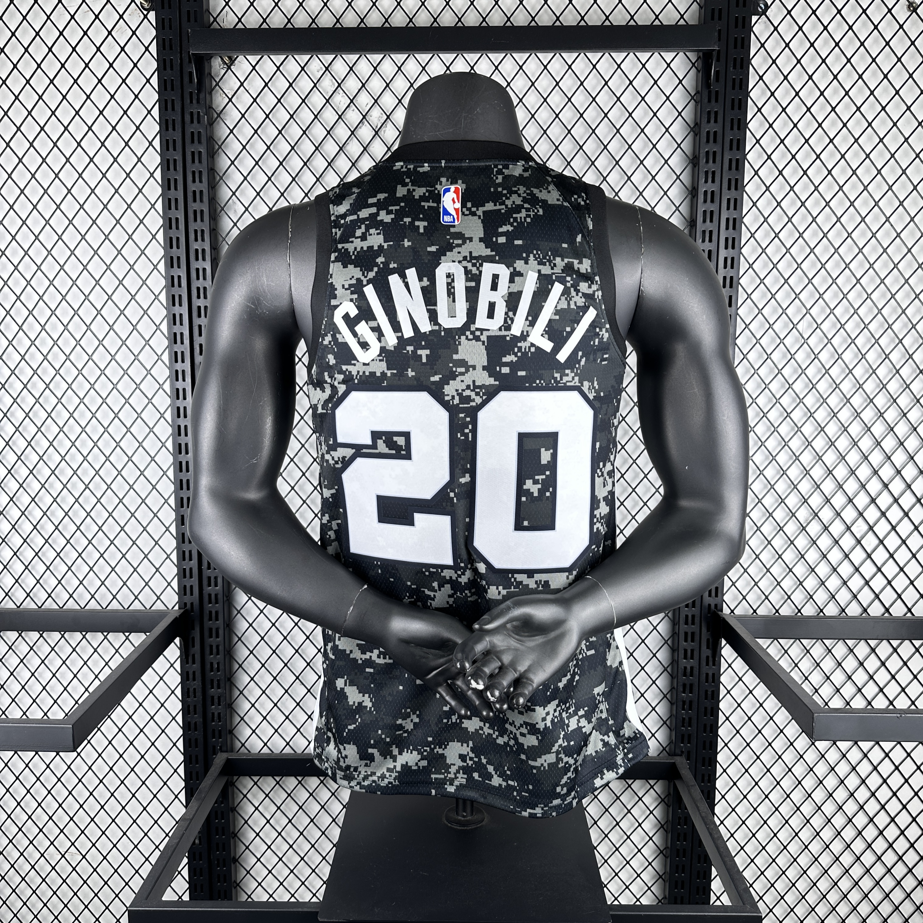 Spurs camo 20 Ginobili