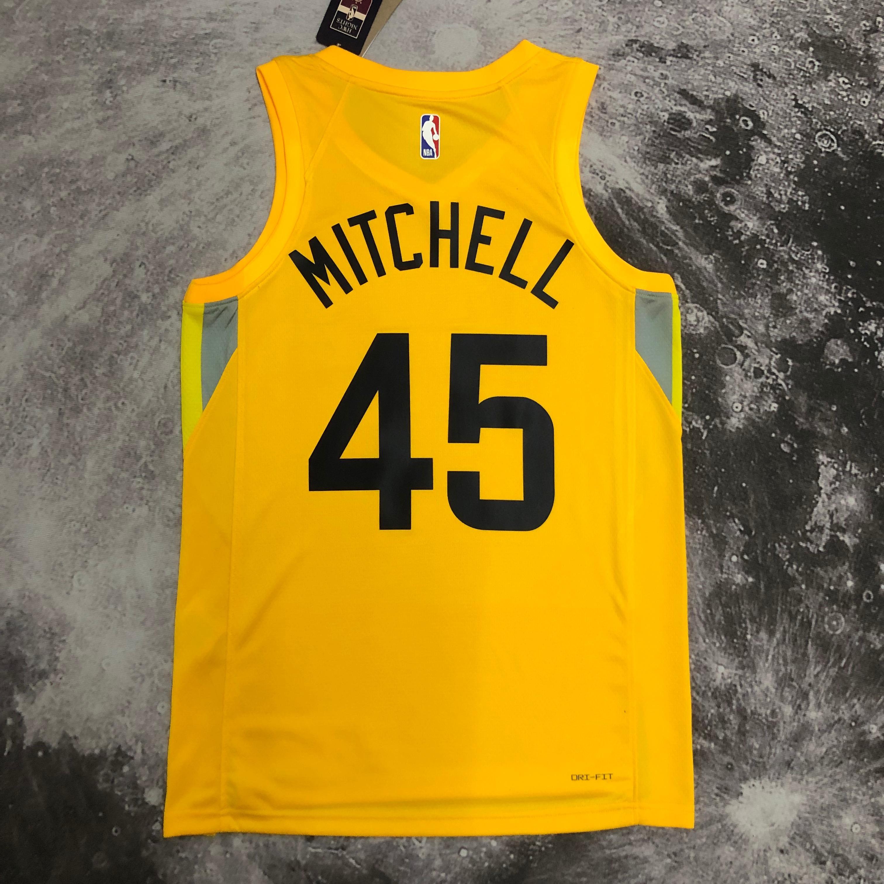 23 Jazz road yellow 45 Mitchell